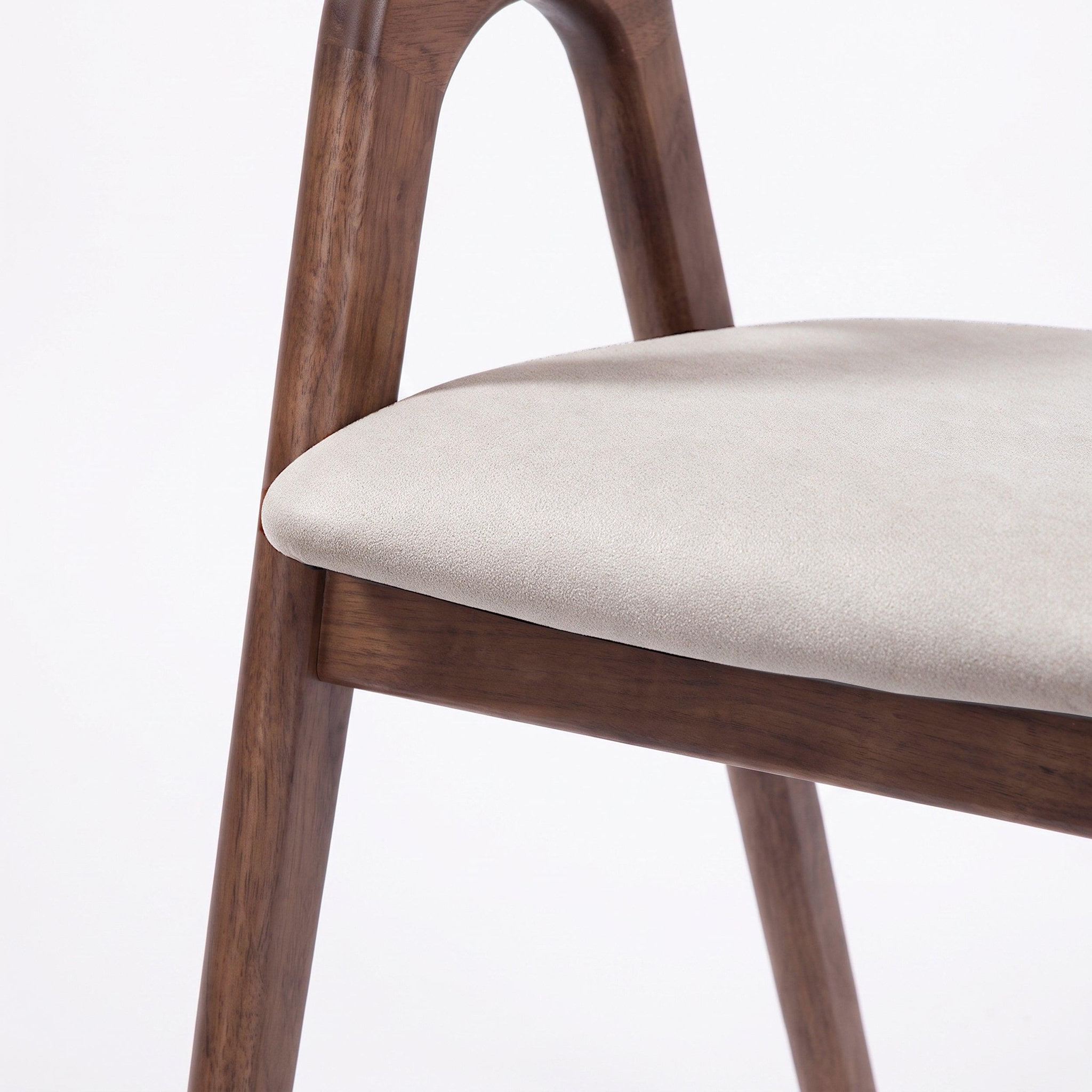 Voir la diapositive 3 : MAISON PAVANE Chaise en bois d'hévéa marron et tissu beige-Hawa