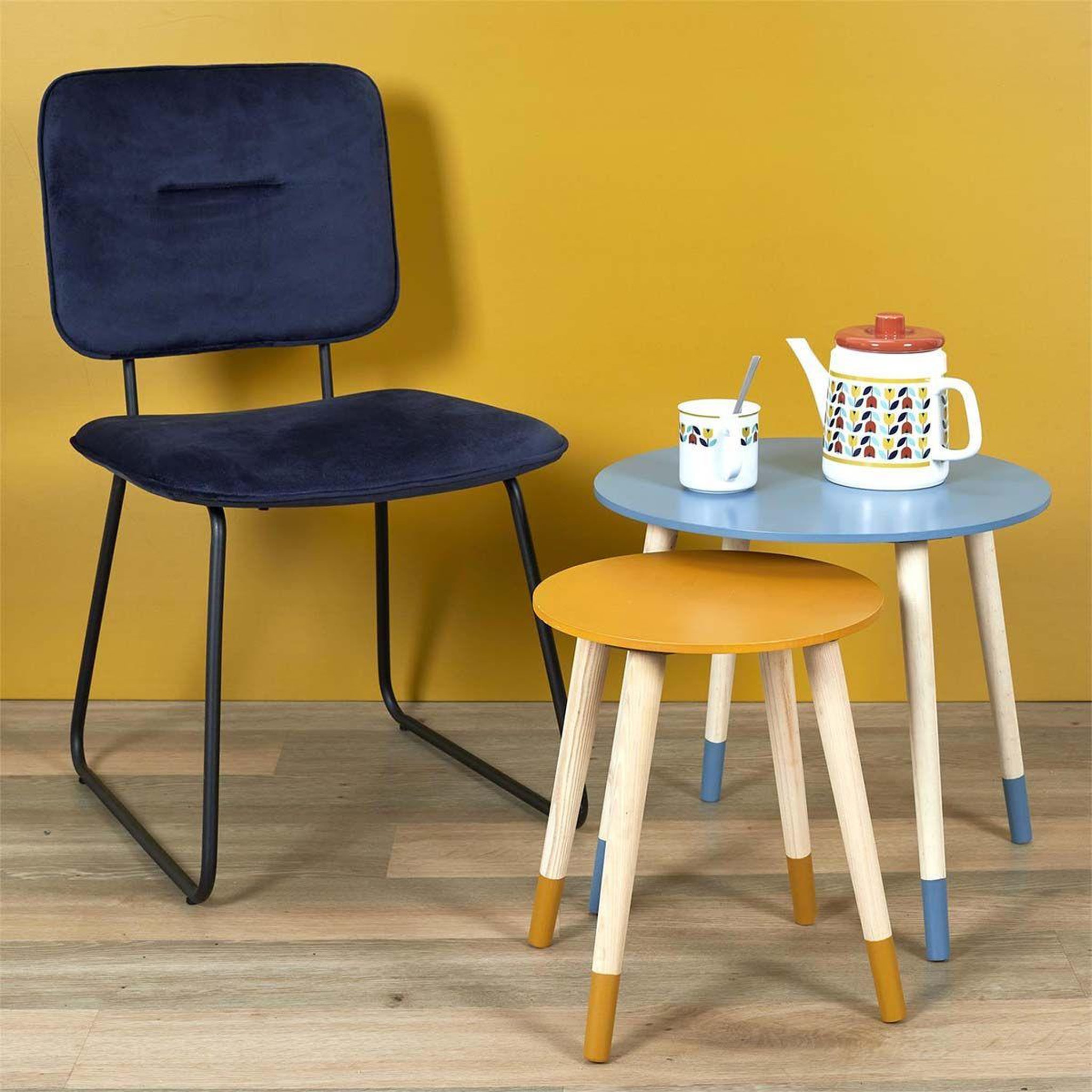 Voir la diapositive 4 : The Home Deco Factory Lot de 2 tables gigognes  relief bicolore  48cm bleu & jaune