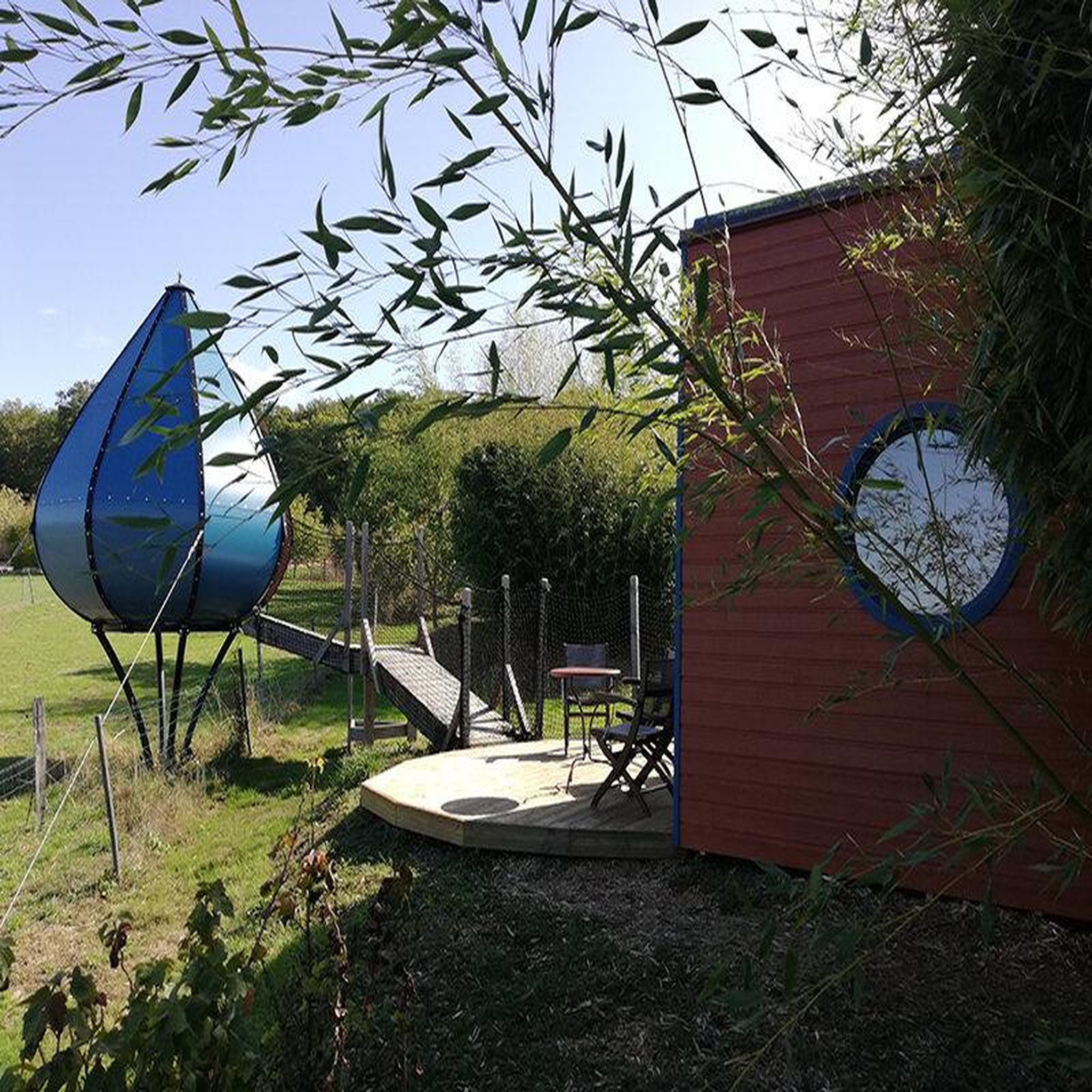 Voir la diapositive 2 : Smartbox Escapade dans la nature en logement insolite avec jeu de piste - coffret cadeau séjour