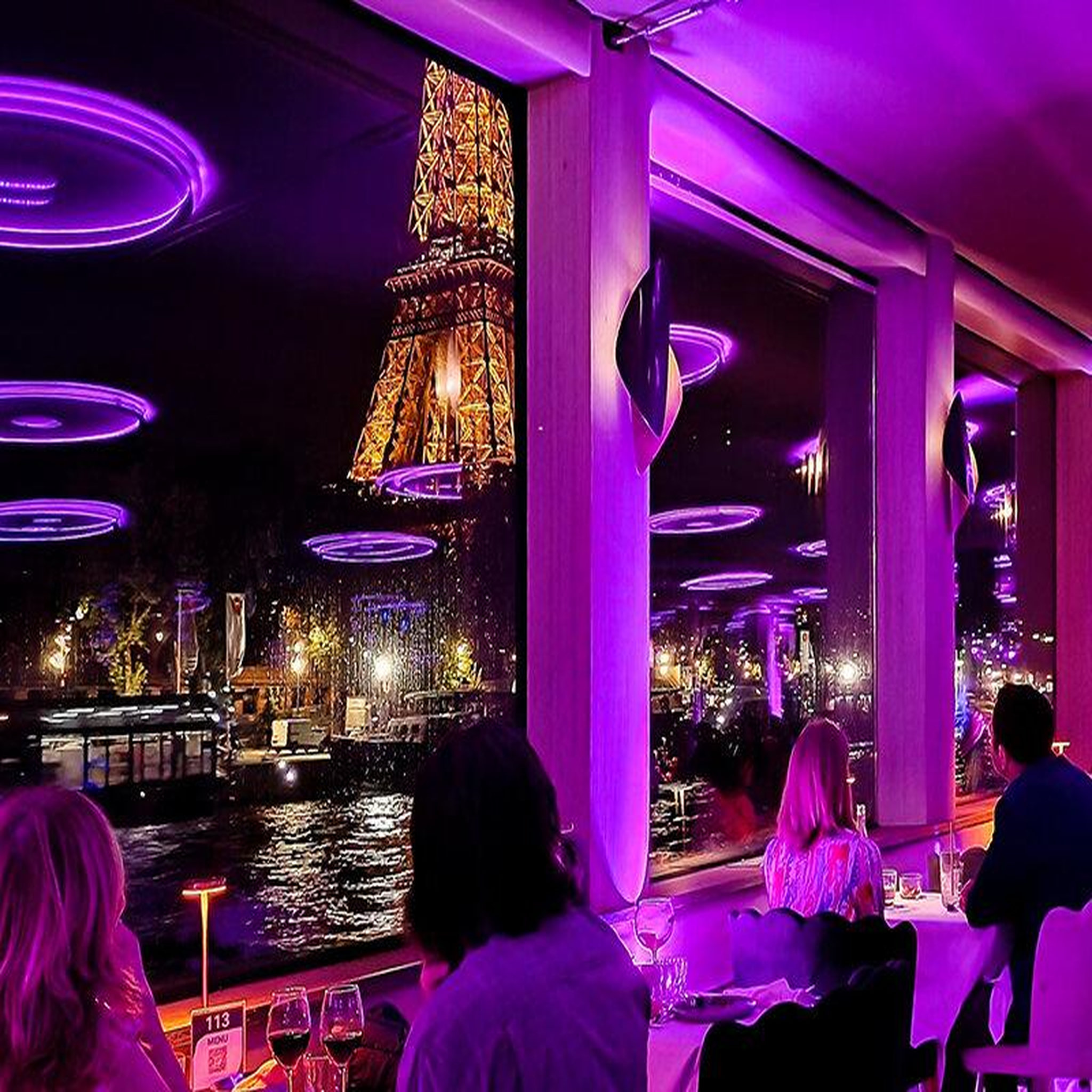 Voir la diapositive 6 : Smartbox Croisière festive sur la seine : 2h45 avec dîner à bord du diamant bleu - coffret cadeau multi-thèmes