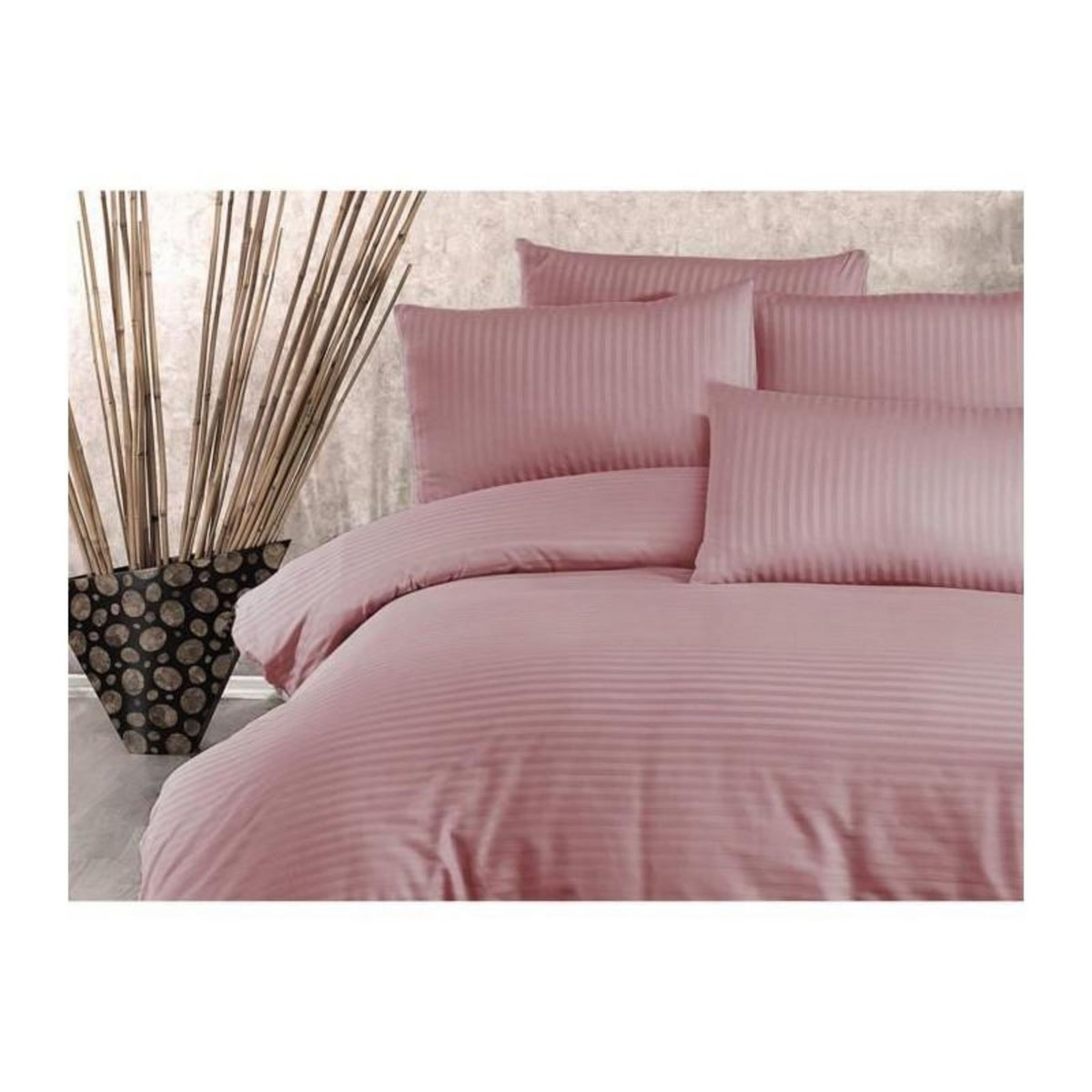 GENERIQUE Parure de lit - 1 housse de couette 220 x 240 cm + 2 taies d'oreiller 60 x 60 cm - 80% coton, 20% polyester - Poudre