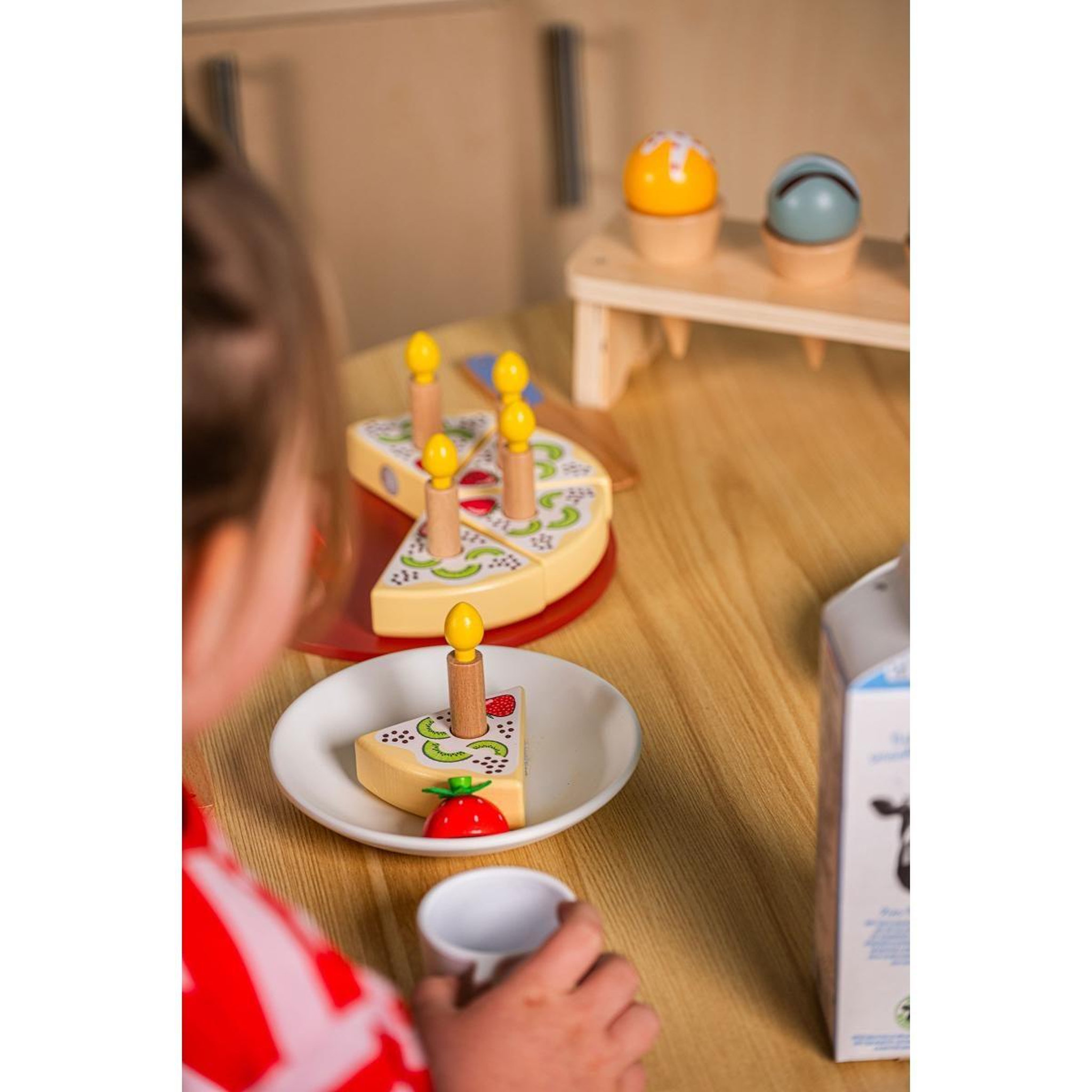 Voir la diapositive 5 : EDUCO Ensemble de gâteau d'anniversaire - set alimentaire — ensemble de 14 pièces — SP
