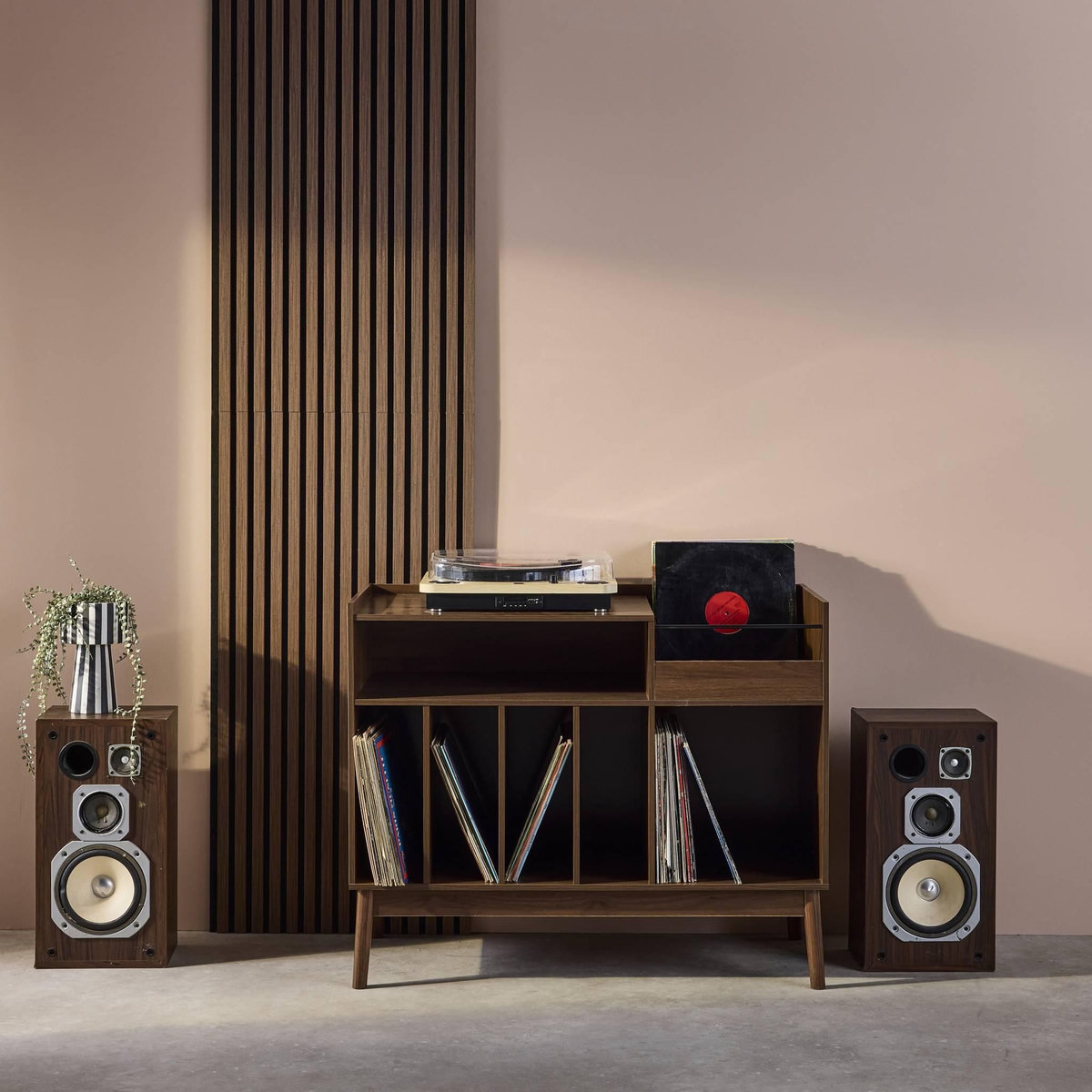 SWEEEK Meuble vinyle vintage effet bois. Népal. L 100 x l 48 x H 81.5cm