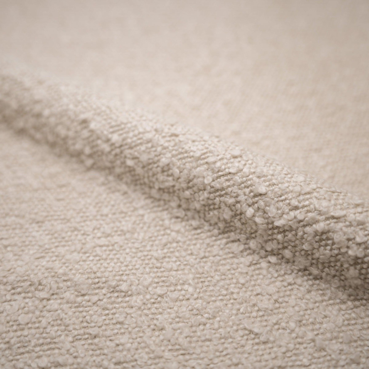 Rendez vous déco Lot de 2 chaises en tissu bouclé beige et pieds en métal noir-Iris