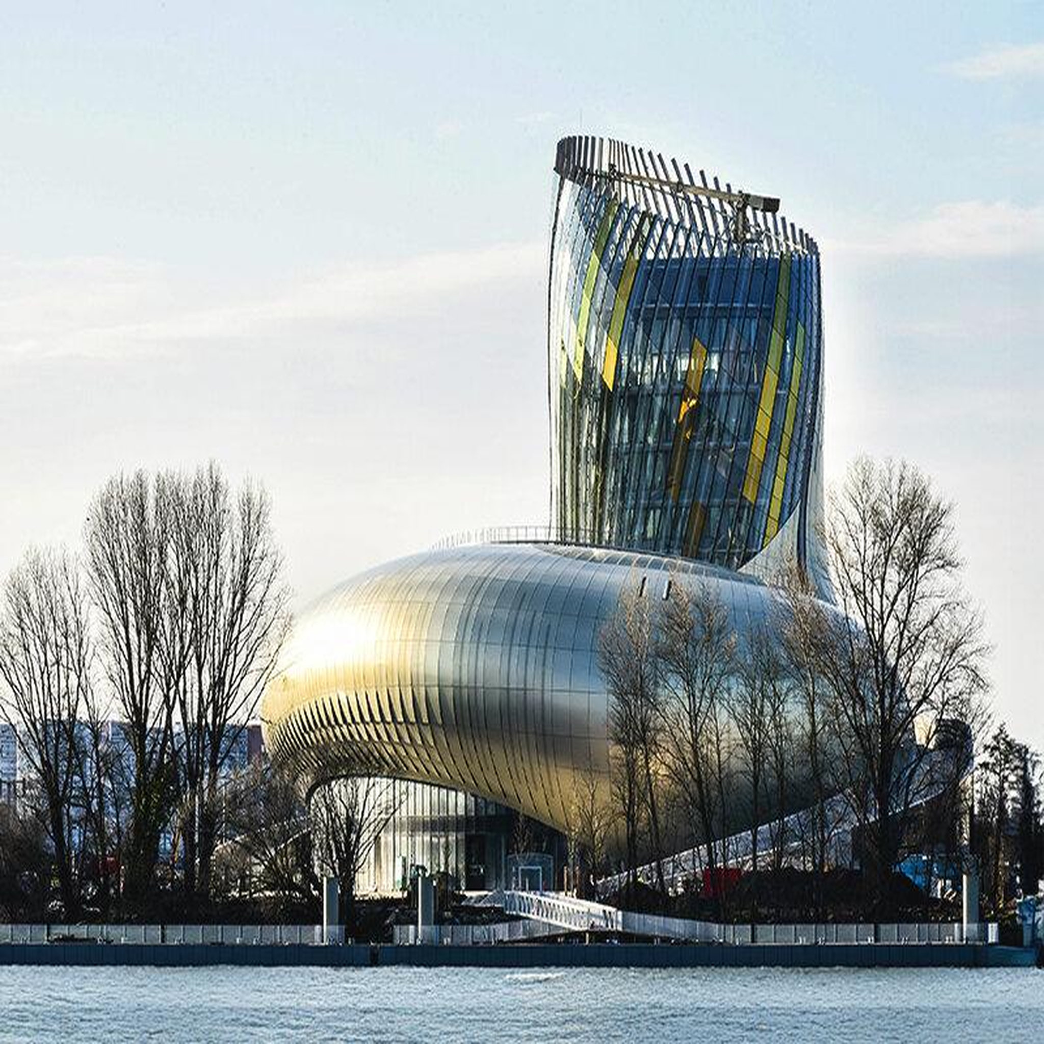 Voir la diapositive 6 : Smartbox Billets coupe-file pour la cité du vin de bordeaux pour 1 adulte et 2 enfants - coffret cadeau sport & aventure