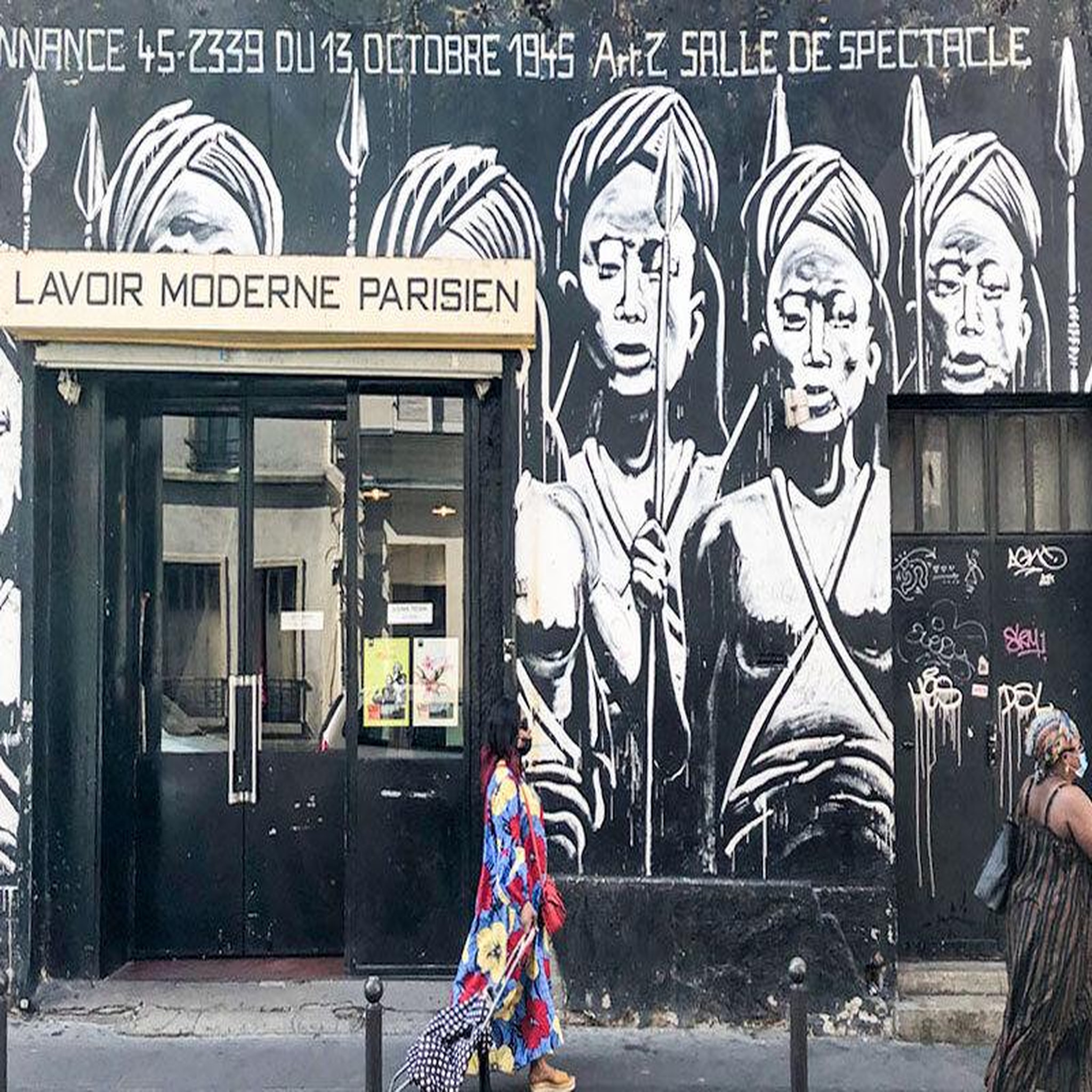 Voir la diapositive 4 : Smartbox Visite de la Goutte d'Or, quartier inclusif et concentré d'Afrique à Paris - Coffret Cadeau Sport & Aventure