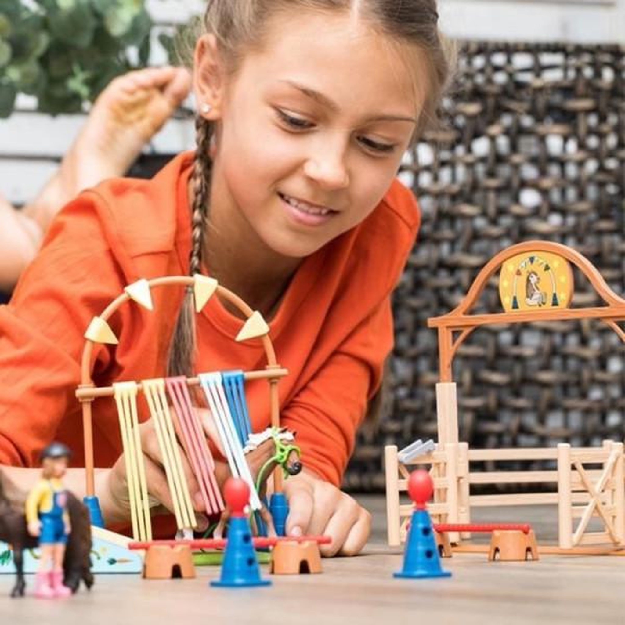 Voir la diapositive 4 : Schleich Coffret d'entraînement agilité équestre avec cheval schleich, dresseur et accessoires - ensemble équestre de 41 pieces - cad