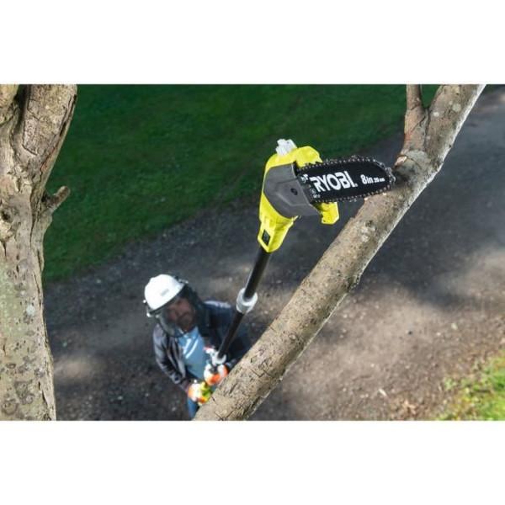 Voir la diapositive 3 : Ryobi RYOBI - Élagueur sur perche 18V - guide 20 cm - 5,5 m/s - tube d'extension 95 cm fourni - batterie 2,0 Ah & chargeur - RPP18202