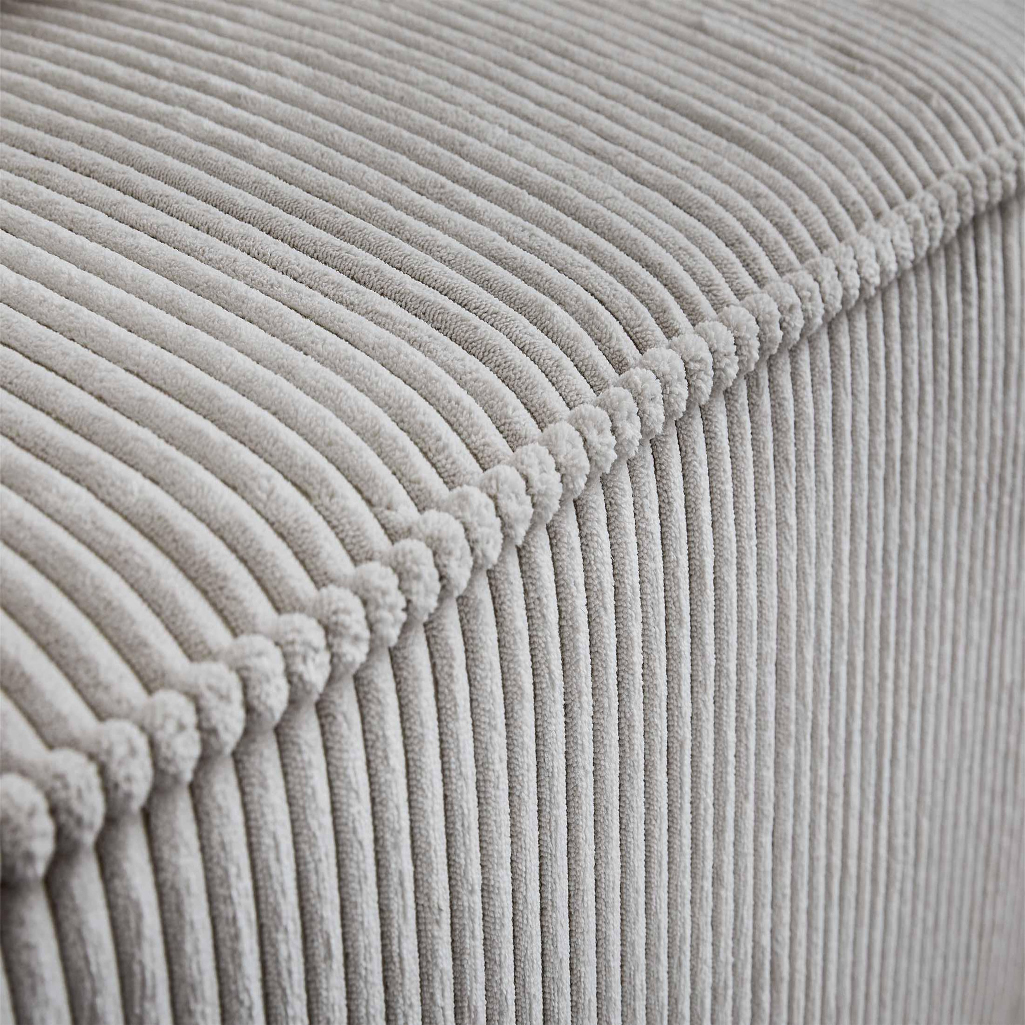 Voir la diapositive 2 : LISA DESIGN Colombine - module d'assise - en velours côtelé