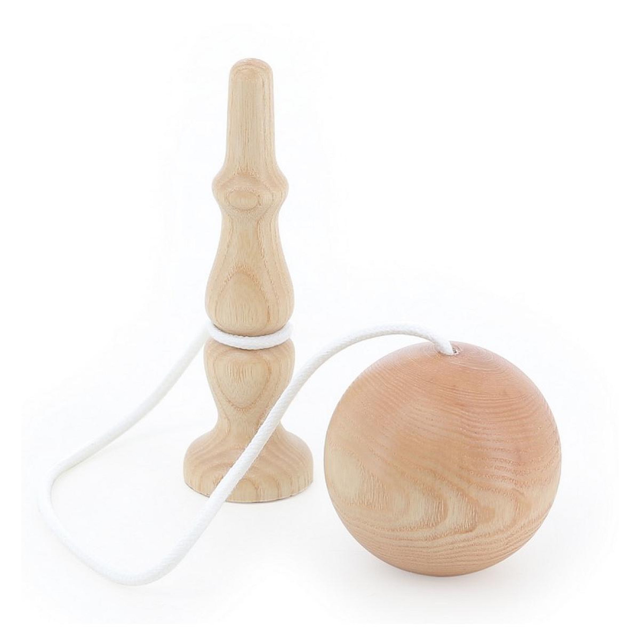 Voir la diapositive 2 : Vilac bilboquet naturel - fabriqué en France