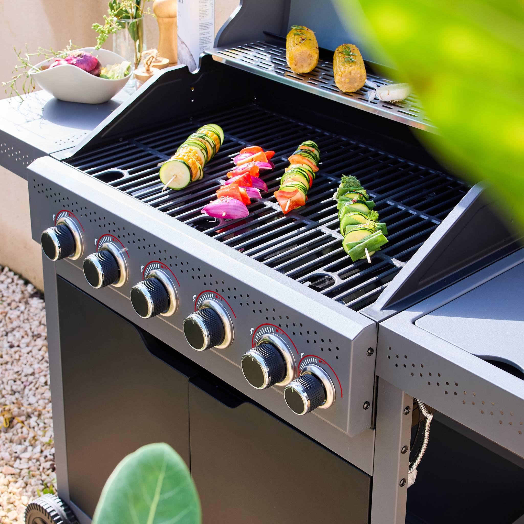 Voir la diapositive 5 : SWEEEK Barbecue au gaz Edmond noir - 5 brûleurs + 1 feu latéral. avec thermomètre. L 132x P62 x H143 cm