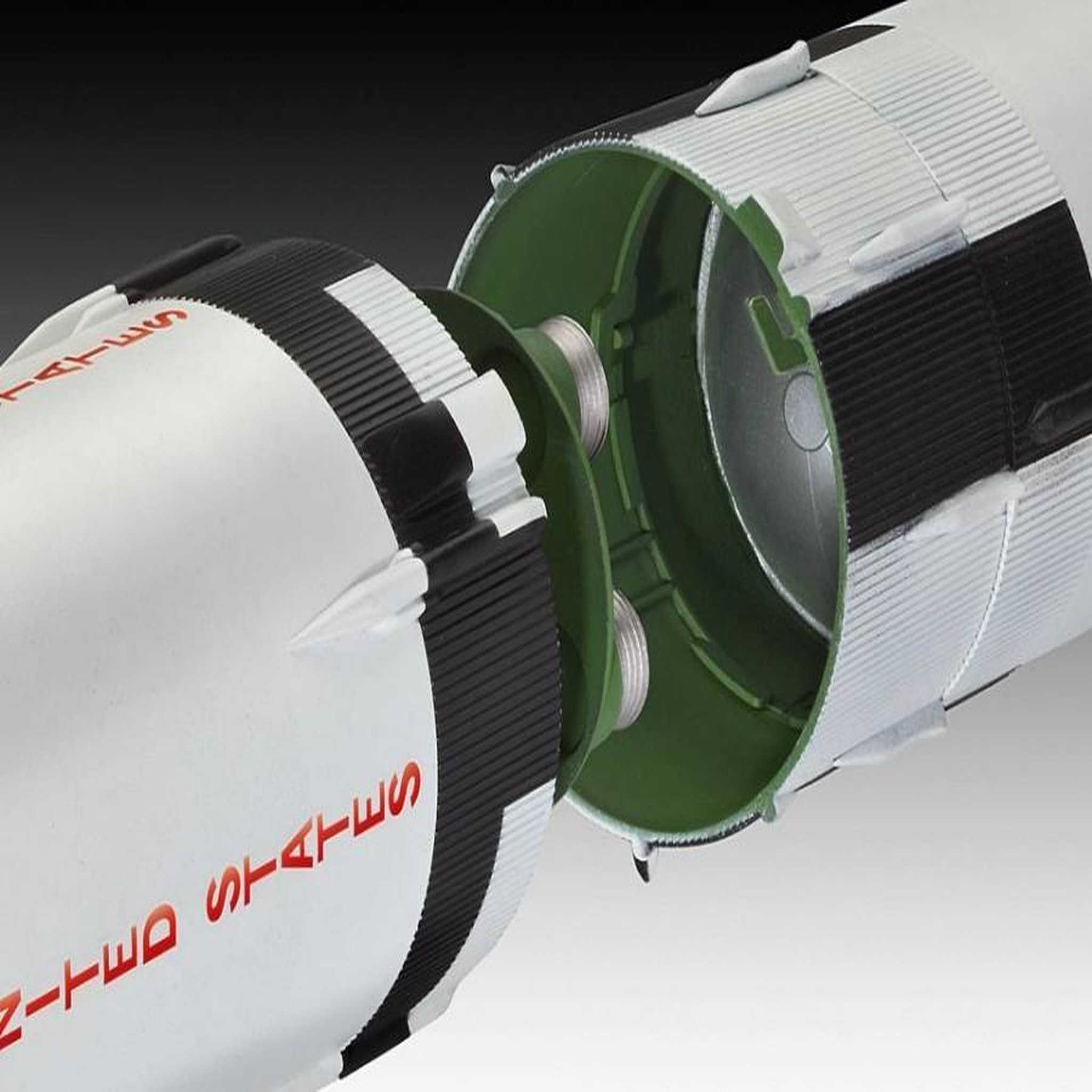 Voir la diapositive 6 : Revell Maquette fusée Apollo Saturn V