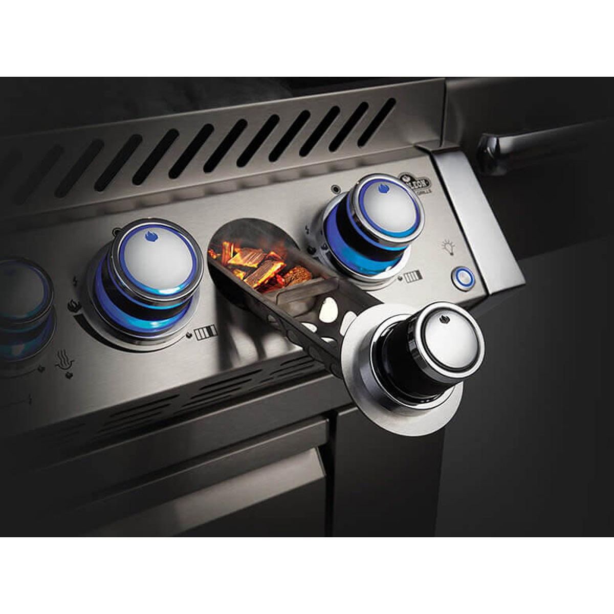 NAPOLEON Barbecue gaz encastrable Prestige Pro 825 inox 4 brûleurs + 2 Sizzle Zone + brûleur arrière + Fumage - Napoleon