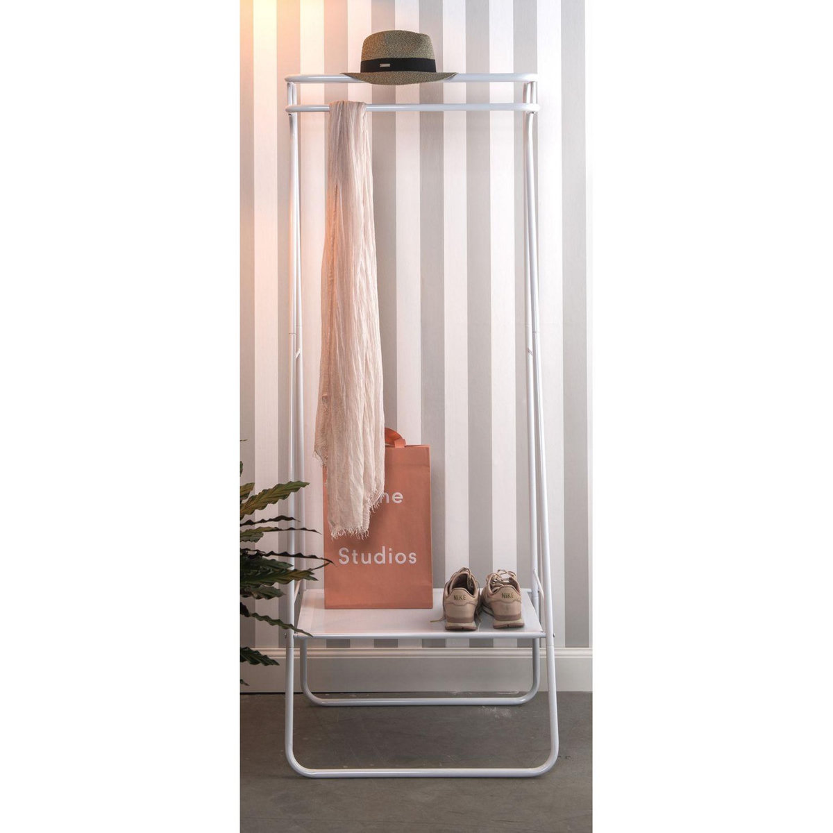 Leitmotiv Porte manteau design industriel Fushion - L. 64 x H. 173 cm - Blanc