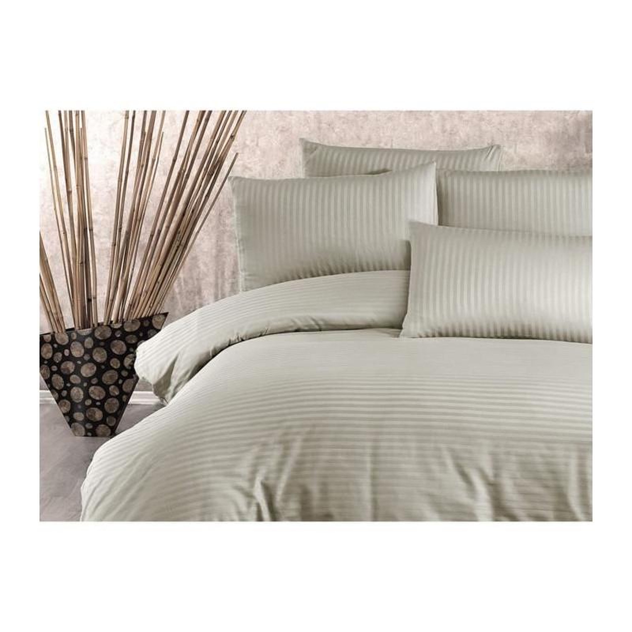 Voir la diapositive 2 : GENERIQUE Parure de lit - 1 housse de couette 220x240 cm + 2 taies d'oreiller 60x60 cm - 80% coton, 20% polyester - Cappuccino