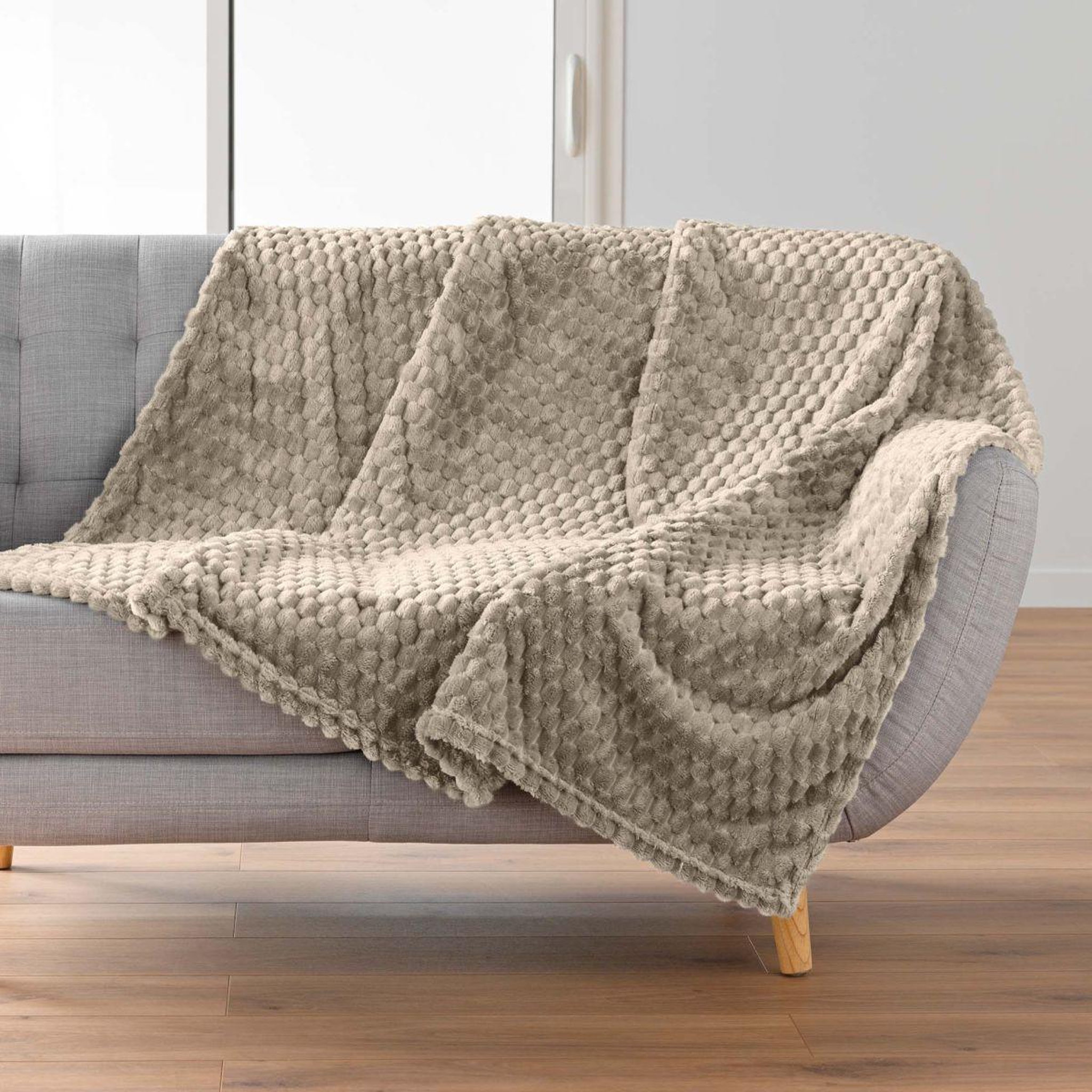 Voir la diapositive 4 : Douceur d'Intérieur Plaid flanelle en relief  mini frosty  125x150cm taupe