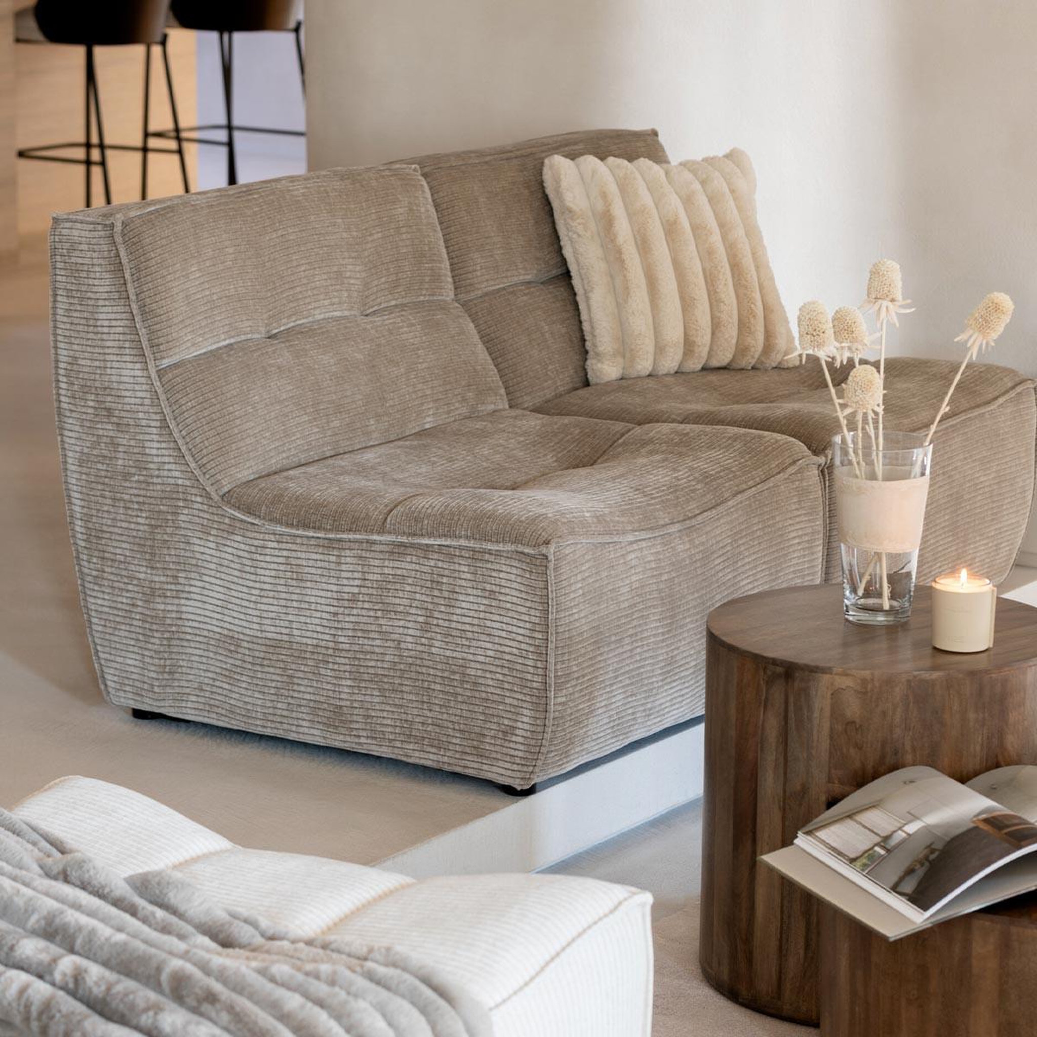 Voir la diapositive 3 : J-LINE Coussin déco  corduroy  45x45cm beige