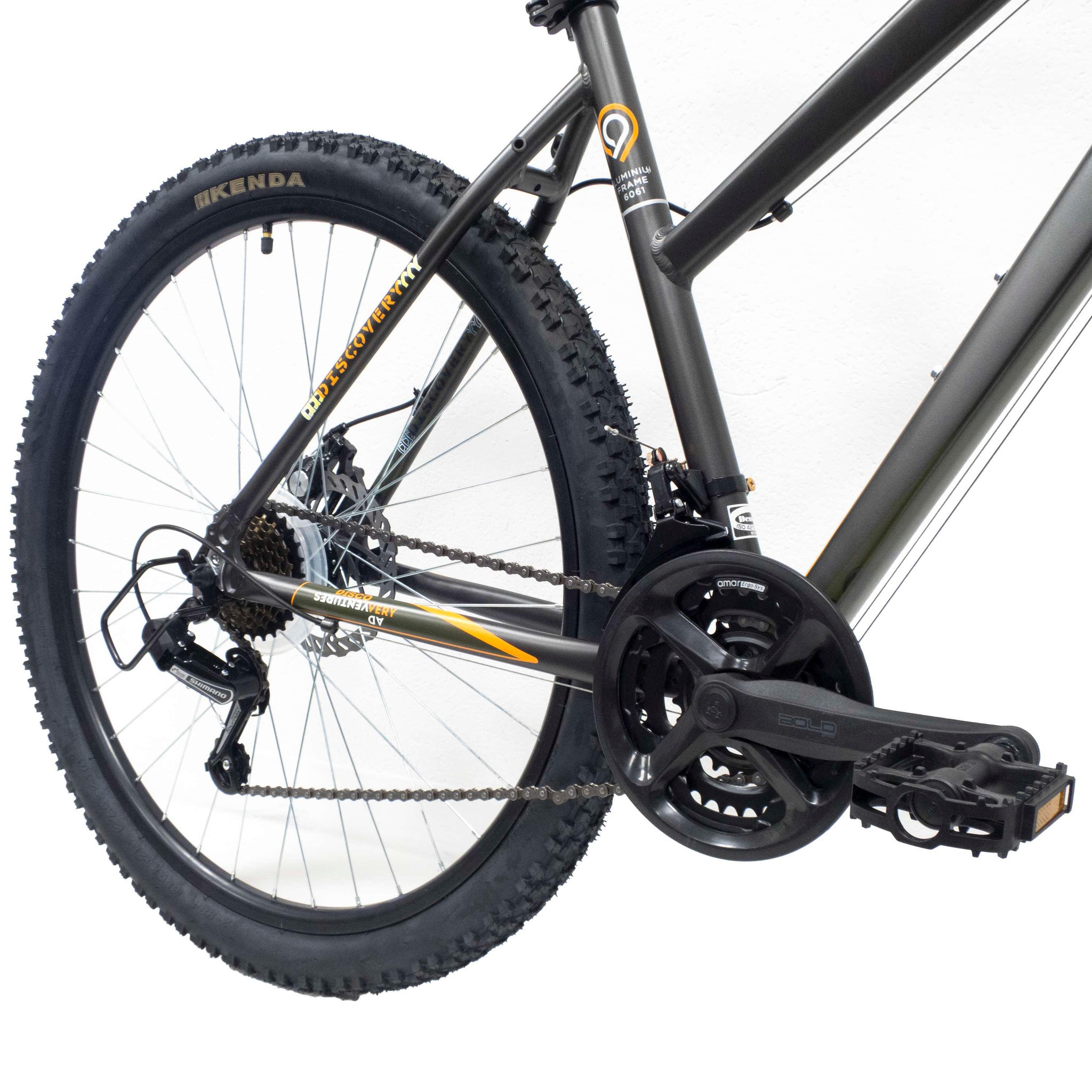 Voir la diapositive 3 : DISCOVERY ADVENTURES Vélo VTT 27,5'' Rigide Femme  Discovery Adventures  - Cadre Alu -  Double Freins à Disque - Dérailleur Shimano - Sélecteurs à gâchettes -  Fourche télescopique - Potence headset