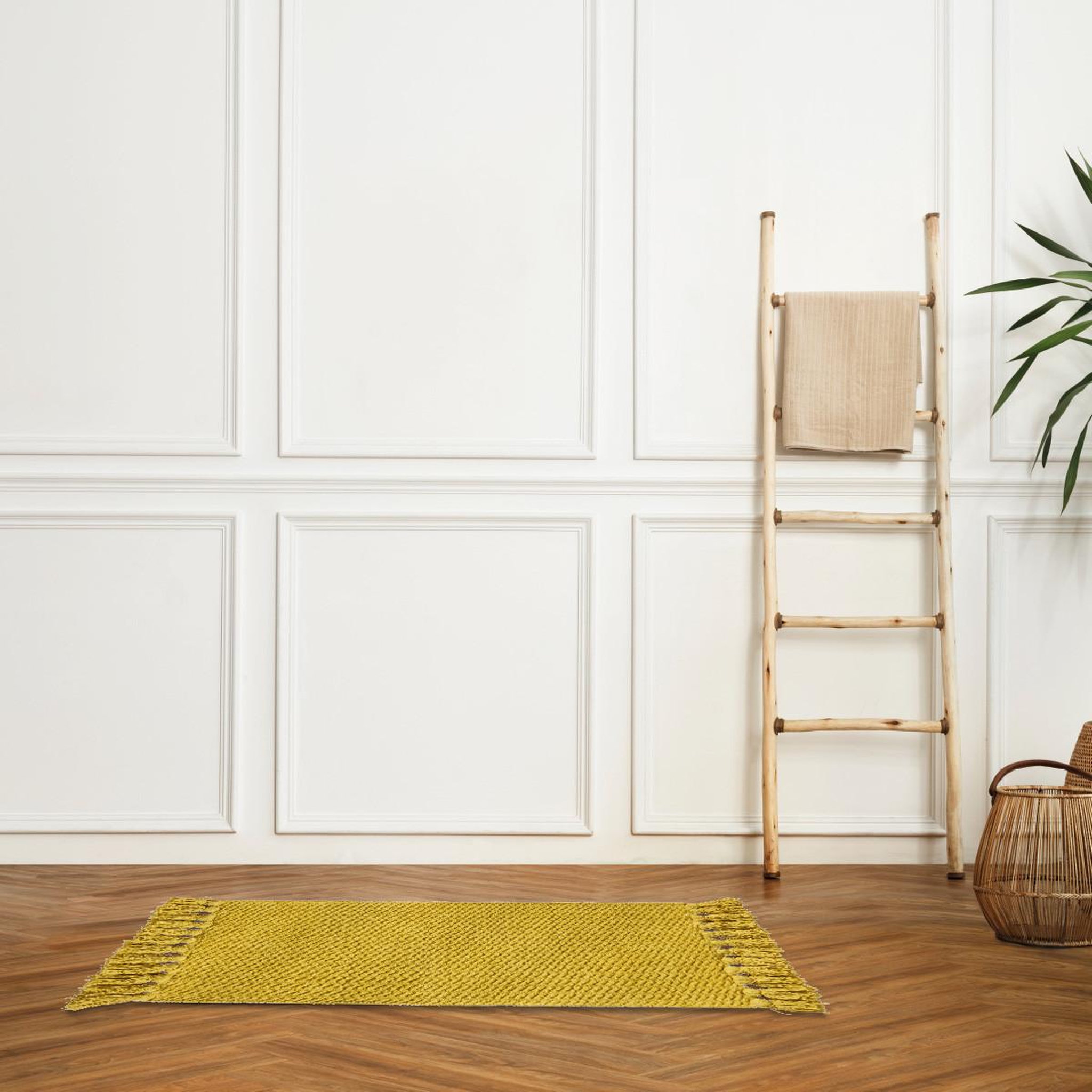 Voir la diapositive 2 : GUY LEVASSEUR Tapis de bain déco uni à pompons en coton chenille 50x80cm