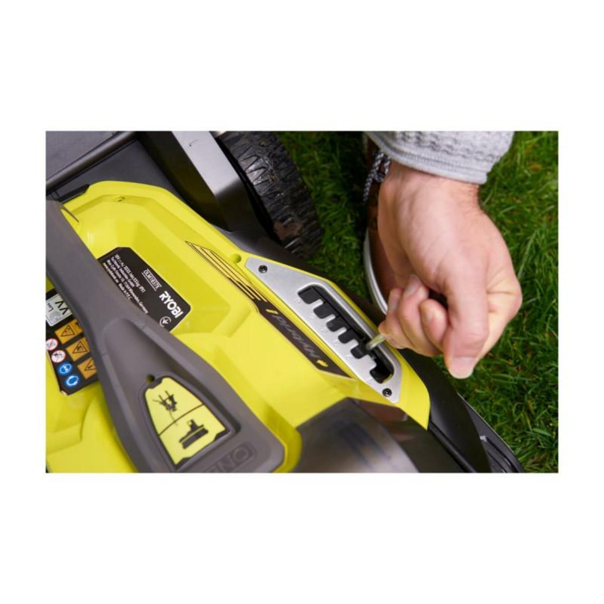 Ryobi Tondeuse hybride RYOBI 18V One+ coupe 37cm - 2 batteries 5.0 Ah - 1 chargeur rapide RY18LMH37A-250