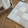 Voir la diapositive 2 : DOMIVA Tapis d'éveil - DOMIVA - Honey Moon - Patchwork - Anneau en bois et lune décorative