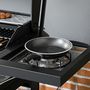 Voir la diapositive 5 : OUTSUNNY Barbecue à gaz 4+1 - 12,5 kW - 2 roues, étagères, thermomètre, décapsuleur, crochets - acier inox noir