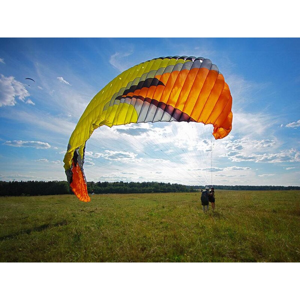 Smartbox Saut en parachute au-dessus de Castres - Coffret Cadeau Sport & Aventure