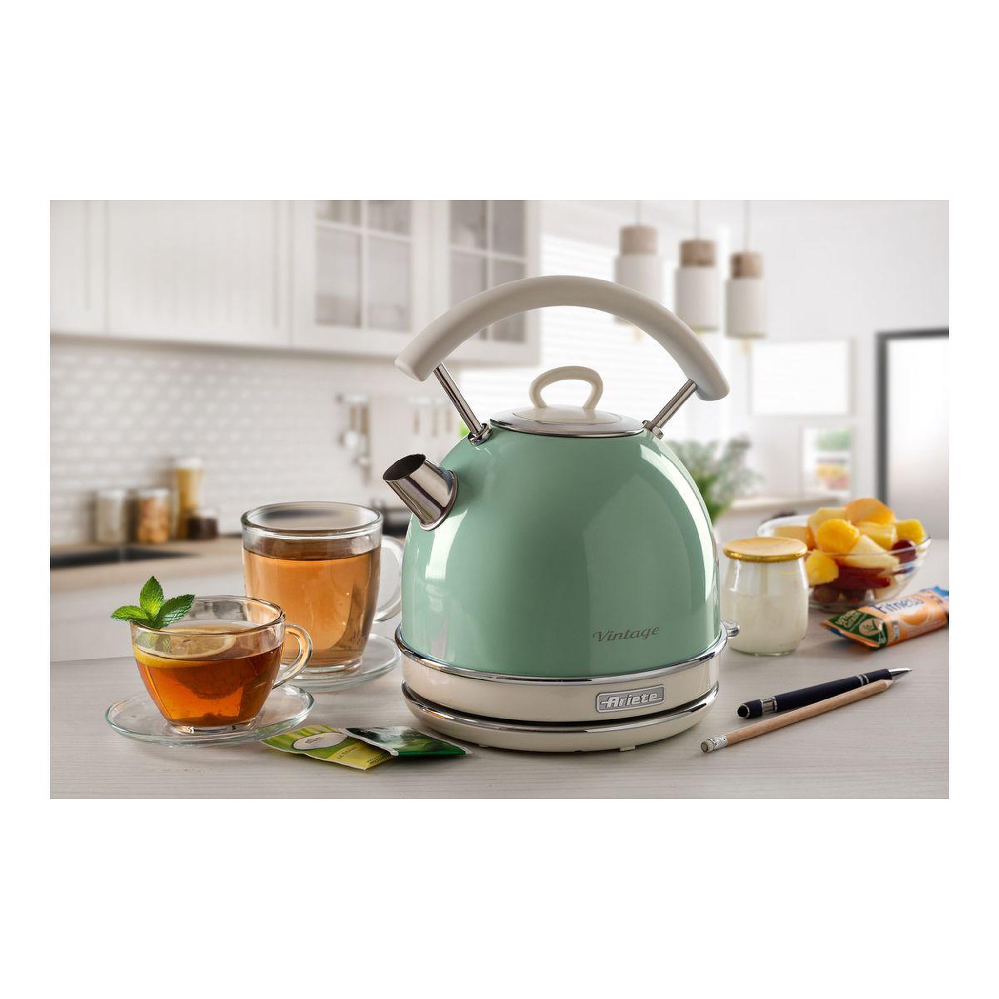 Voir la diapositive 2 : ARIETE Bouilloire vintage vert 1.7l