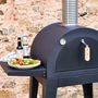 Voir la diapositive 4 : SWEEEK Four à pizza d'extérieur au charbon de bois. coloris noir - Giulia - pierre de cuisson roulette pelle et housse. L70xP63xH122cm