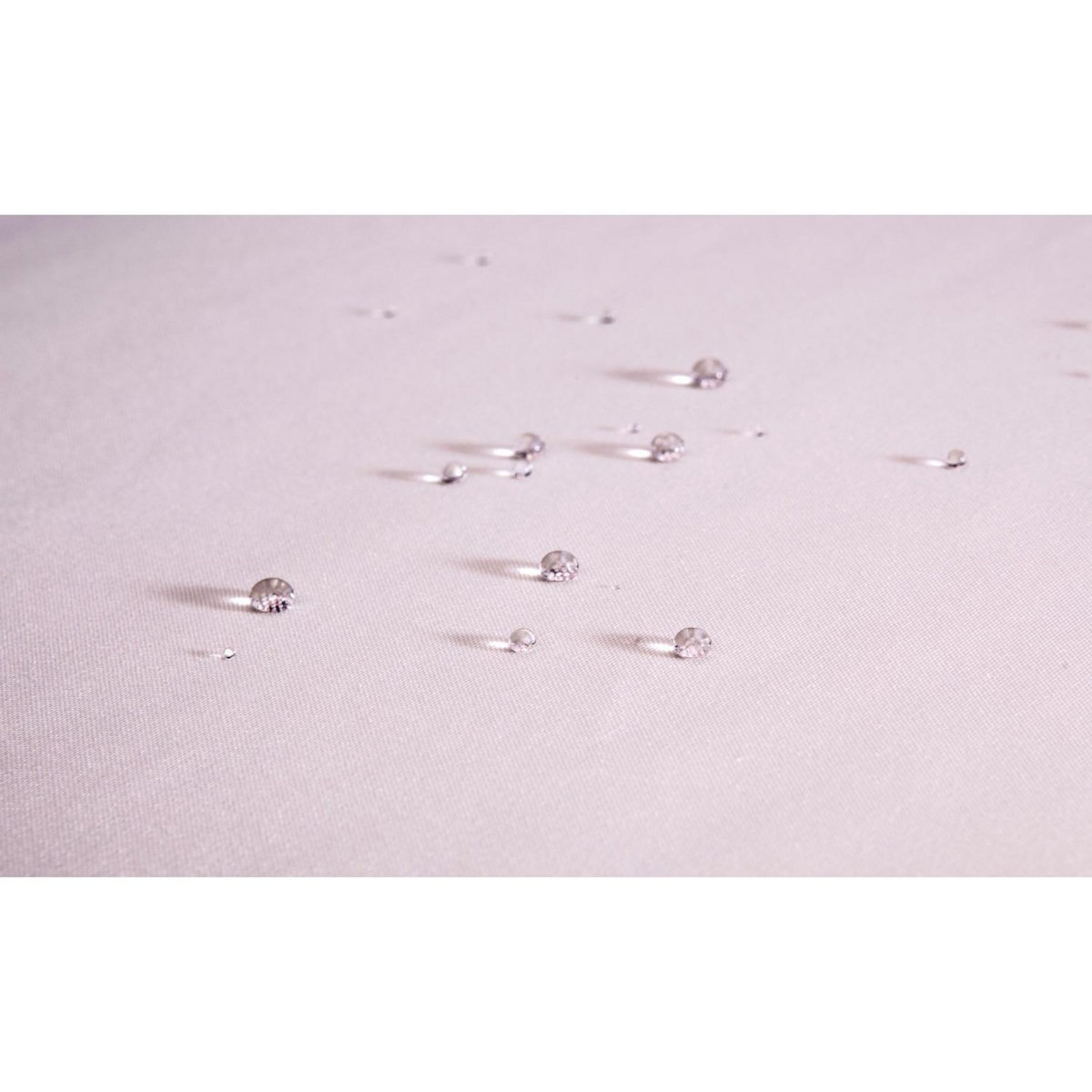 CONCEPT USINE Salon de jardin 4 places en résine tressée Noir et blanc MYKONOS