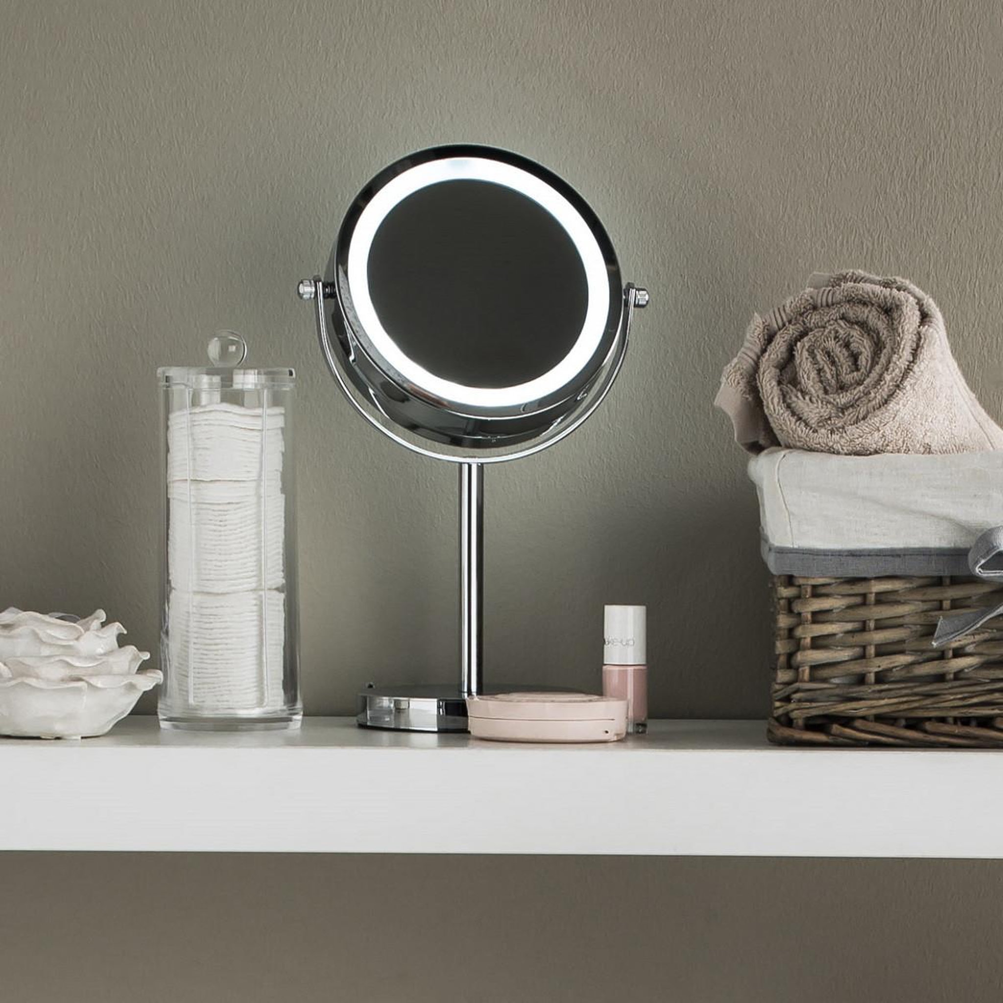Voir la diapositive 2 : GUY LEVASSEUR Miroir grossissant en métal inox à led