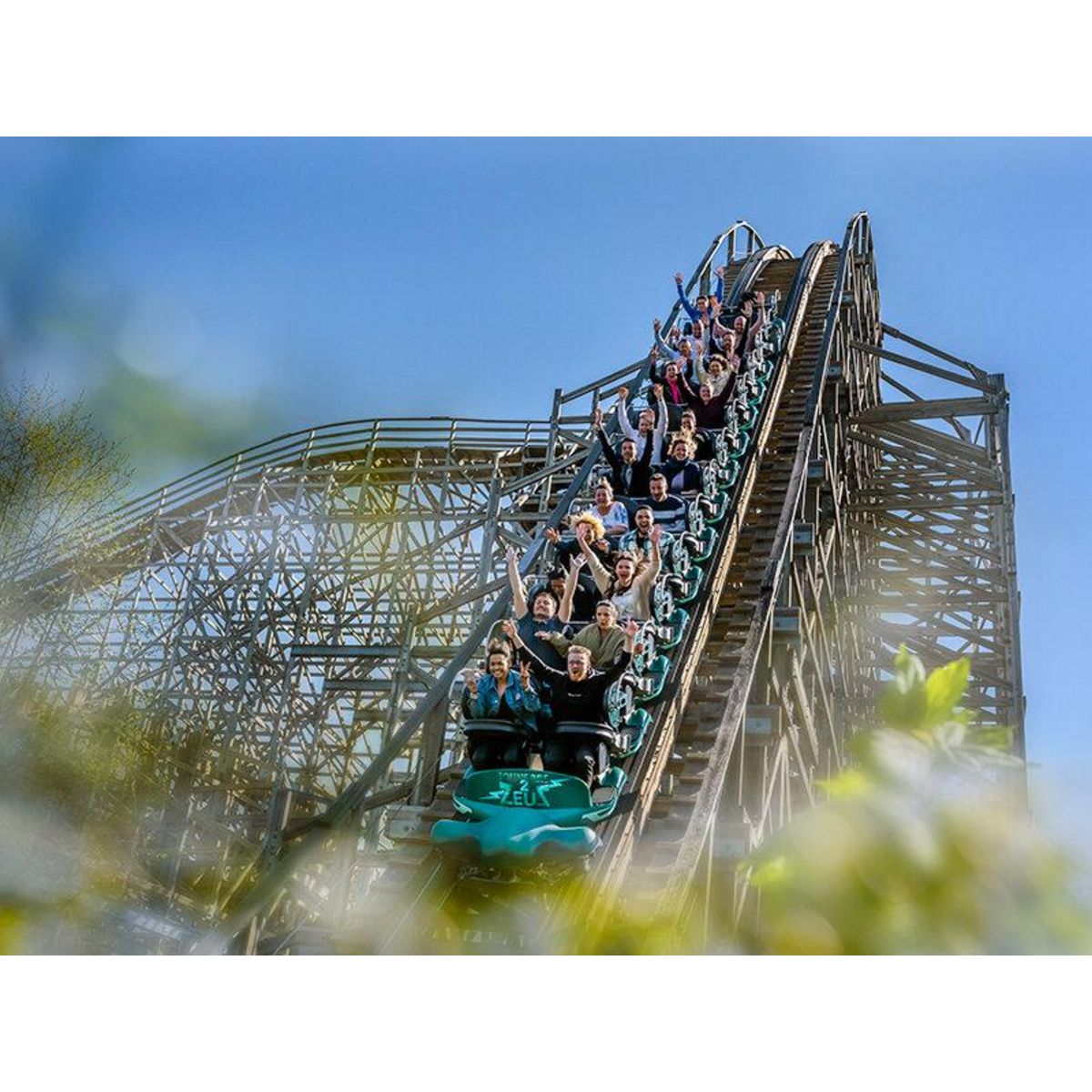 Smartbox Billets pour le Parc Astérix : 2 entrées adulte et 1 entrée enfant en 2025 - Coffret Cadeau Multi-thèmes