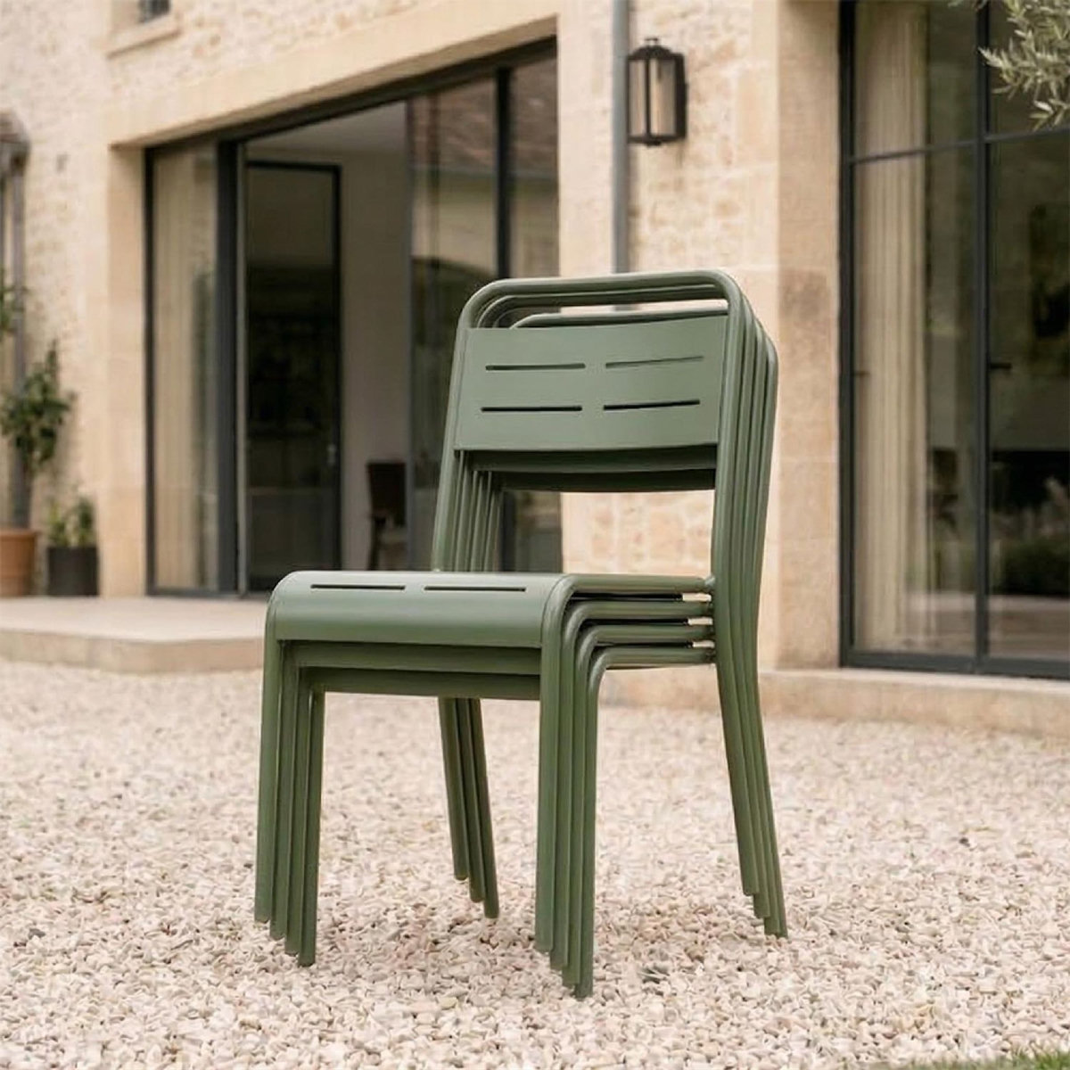 CONCEPT USINE Ensemble de 4 chaises de jardin empilables vertes BERGAME