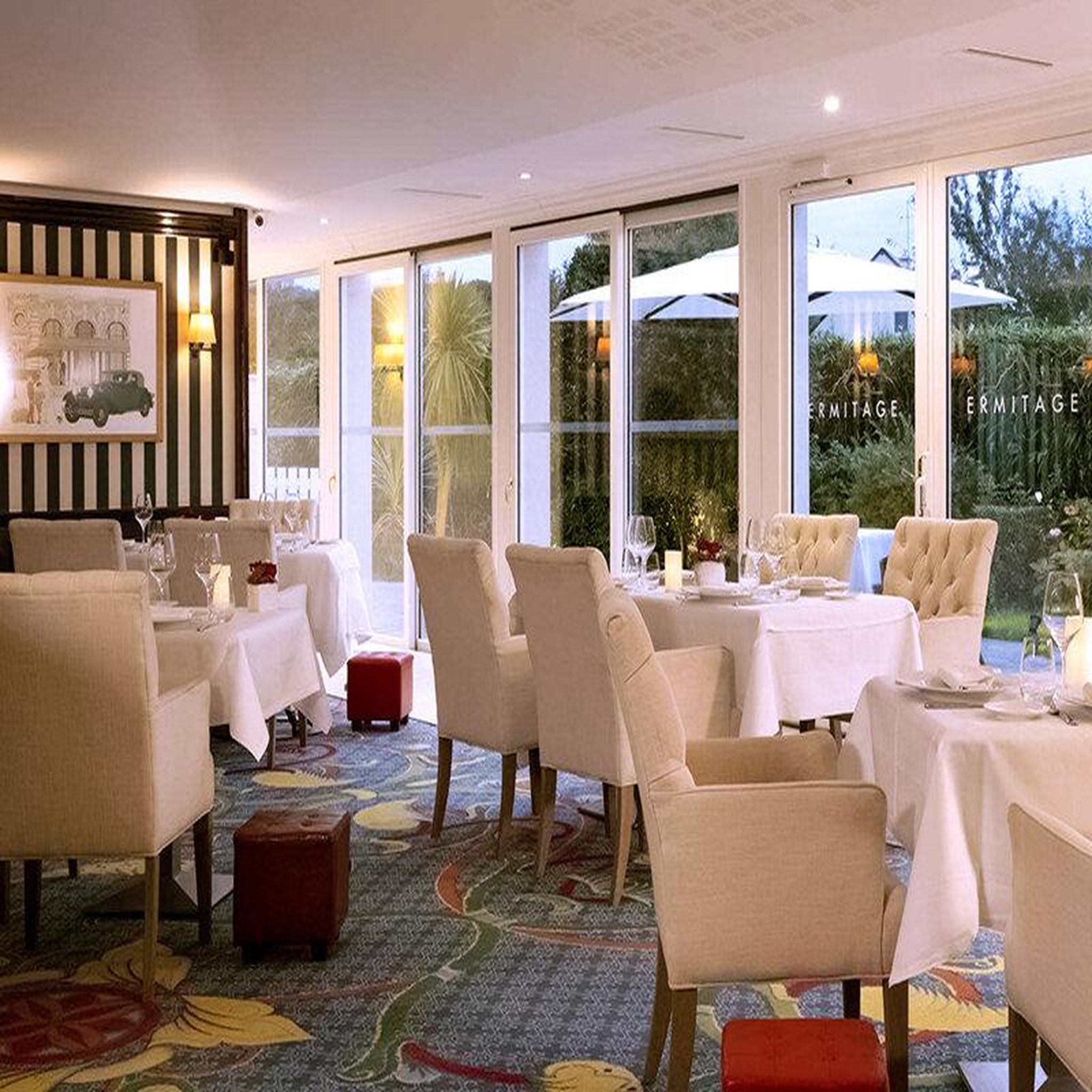 Voir la diapositive 3 : Smartbox 2 jours en hôtel 5* avec dîner gastronomique pour 2 près du mont saint-michel - coffret cadeau séjour