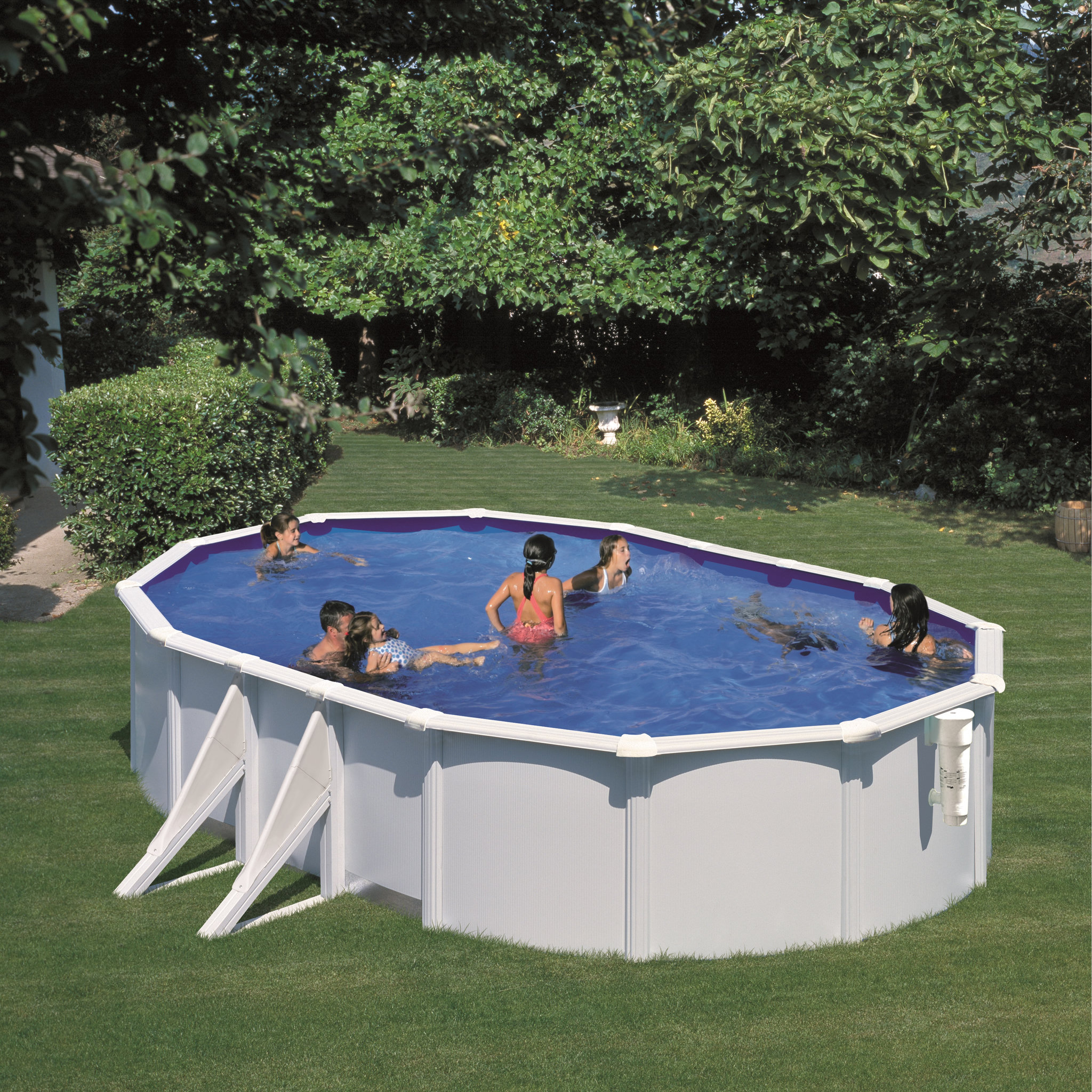 GRE Piscine acier ovale blanche 6,10x3,75xH1,20m
