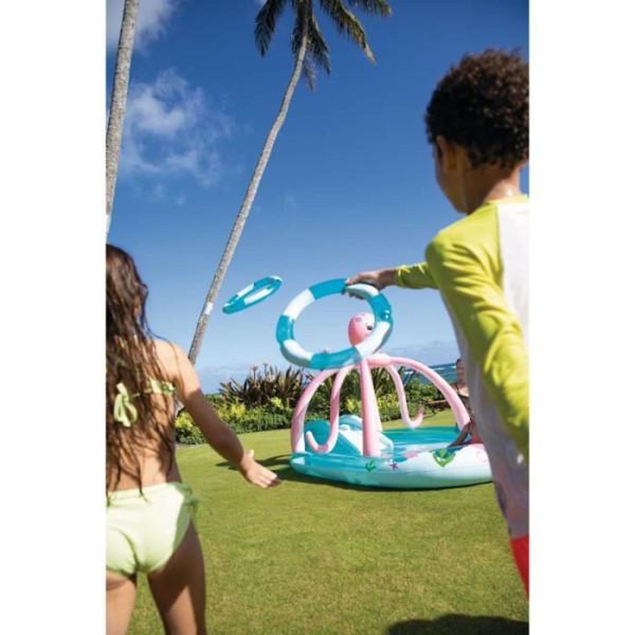 Voir la diapositive 2 : INTEX Aire de jeux gonflable - intex - pieuvre - 229 litres - 2 ans et + - 234 x 183 x 150 cm - inclus : 2 anneaux gonflables