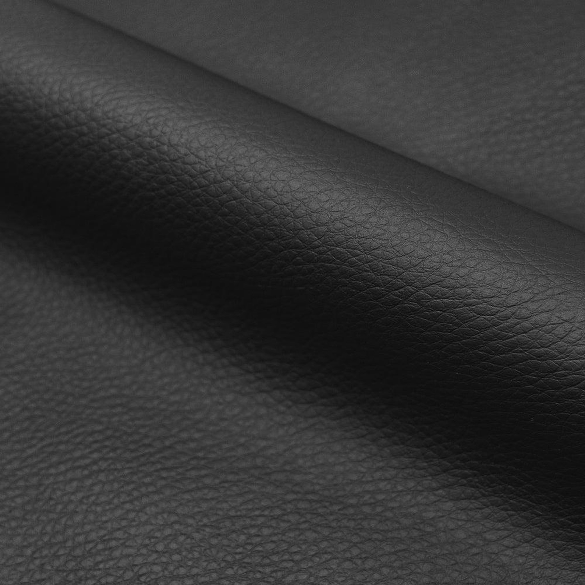Voir la diapositive 3 : MAISON PAVANE Chaise en cuir synthétique noir et bois plaqué noyer-polo