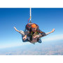 Voir la diapositive 2 : Smartbox Saut en parachute à 4200 m d'altitude pour 2 amateurs de sensations fortes - Coffret Cadeau Sport & Aventure