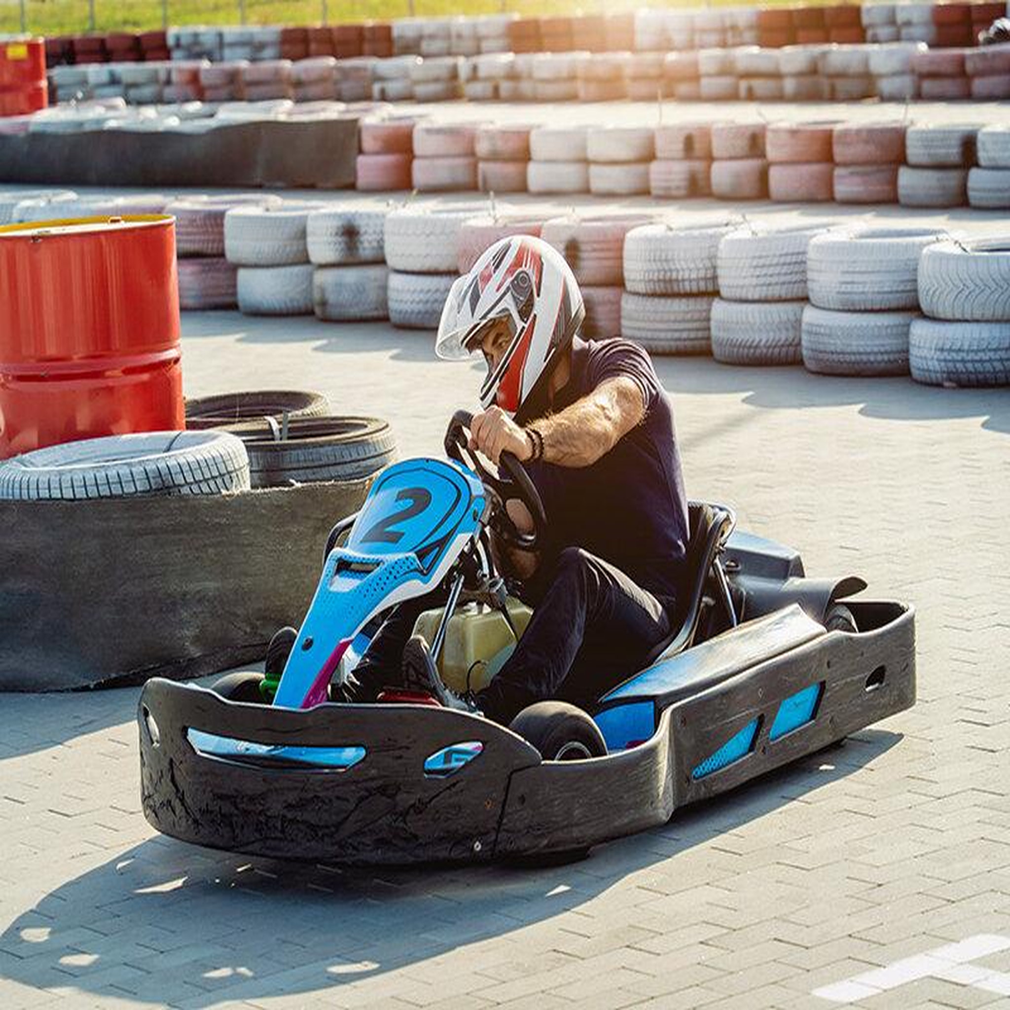 Voir la diapositive 3 : Smartbox Session de karting pour 2 personnes - coffret cadeau sport & aventure