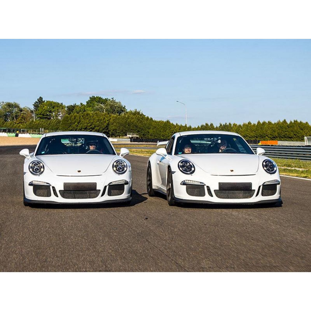 Smartbox Stage de pilotage : 4 tours sur le circuit de Pont-l'Évêque en Porsche 991 GT3 - Coffret Cadeau Sport & Aventure