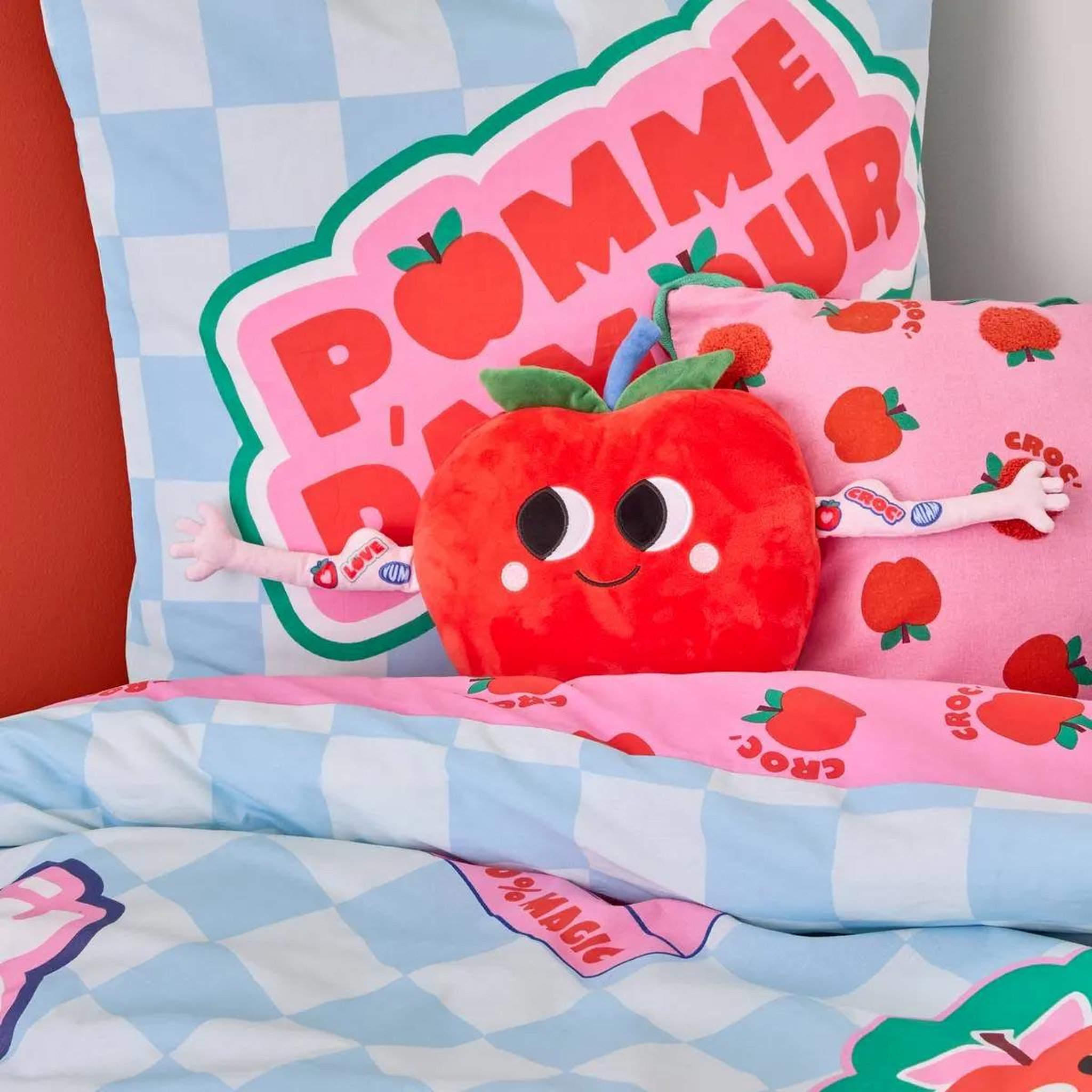 Voir la diapositive 2 : Atmosphera Kids Peluche enfant pomme  chachapop  28cm rouge