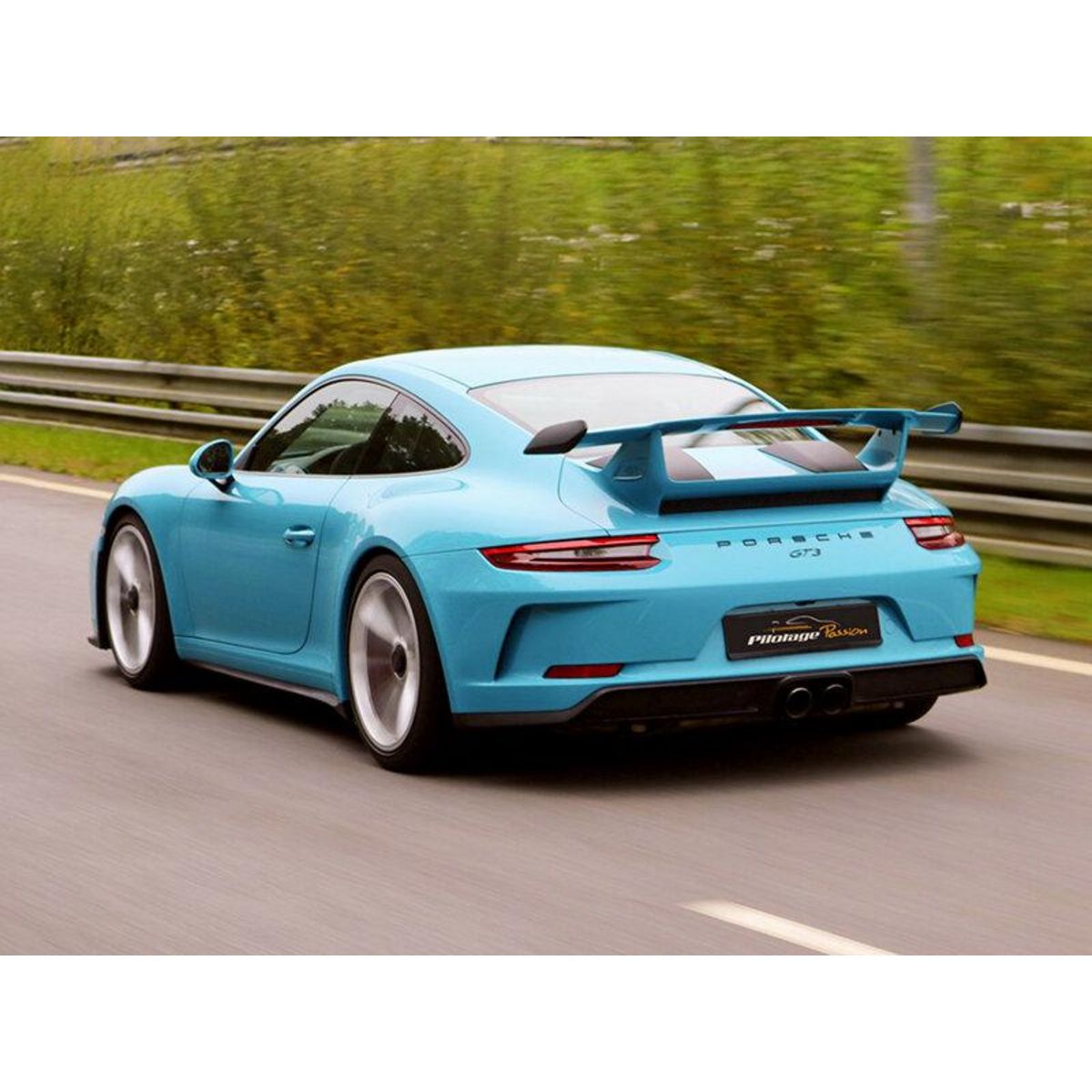 Smartbox Stage de pilotage : 4 tours sur le circuit du Roussillon en Porsche 991 GT3 - Coffret Cadeau Sport & Aventure