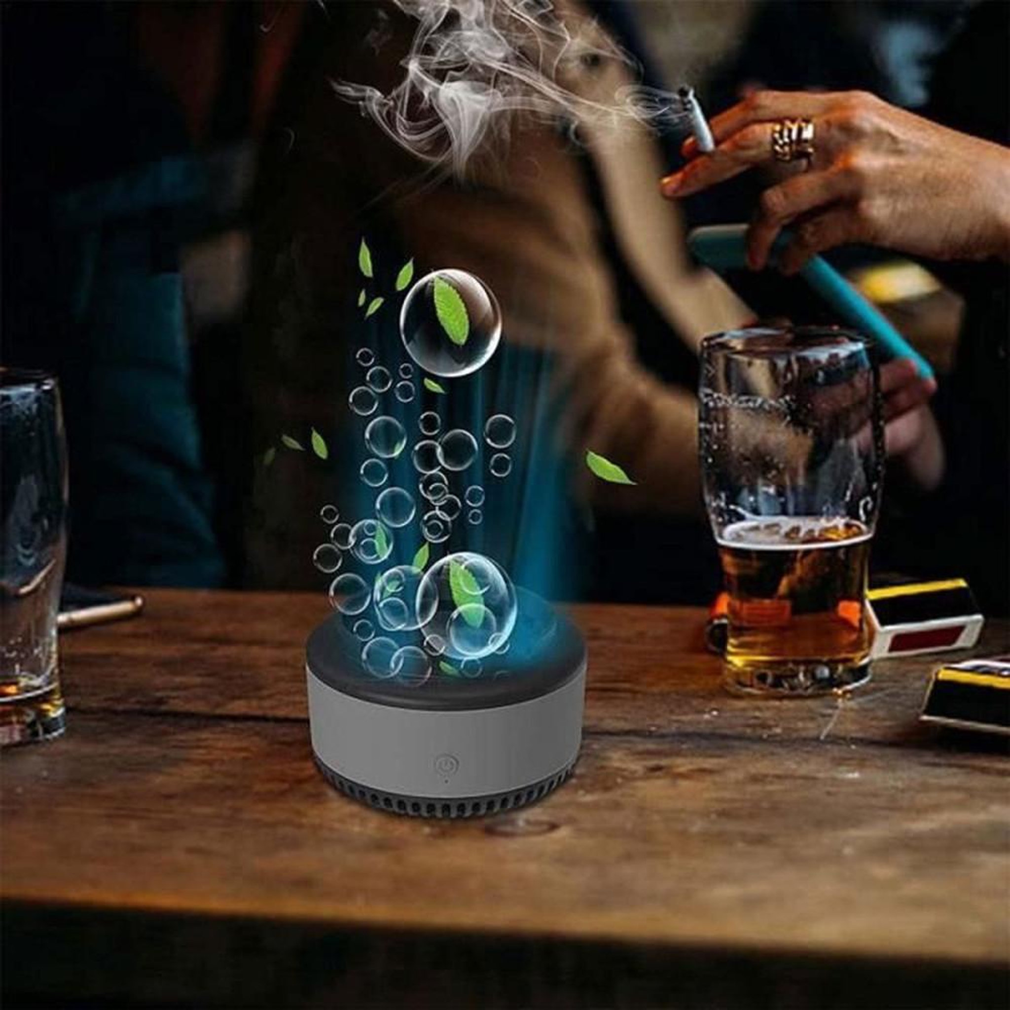 Voir la diapositive 4 : Cendrier électronique purificateur par ions négatifs avec aspiration 360°, filtre à charbon actif et recharge USB, noir, anneau lumineux vert