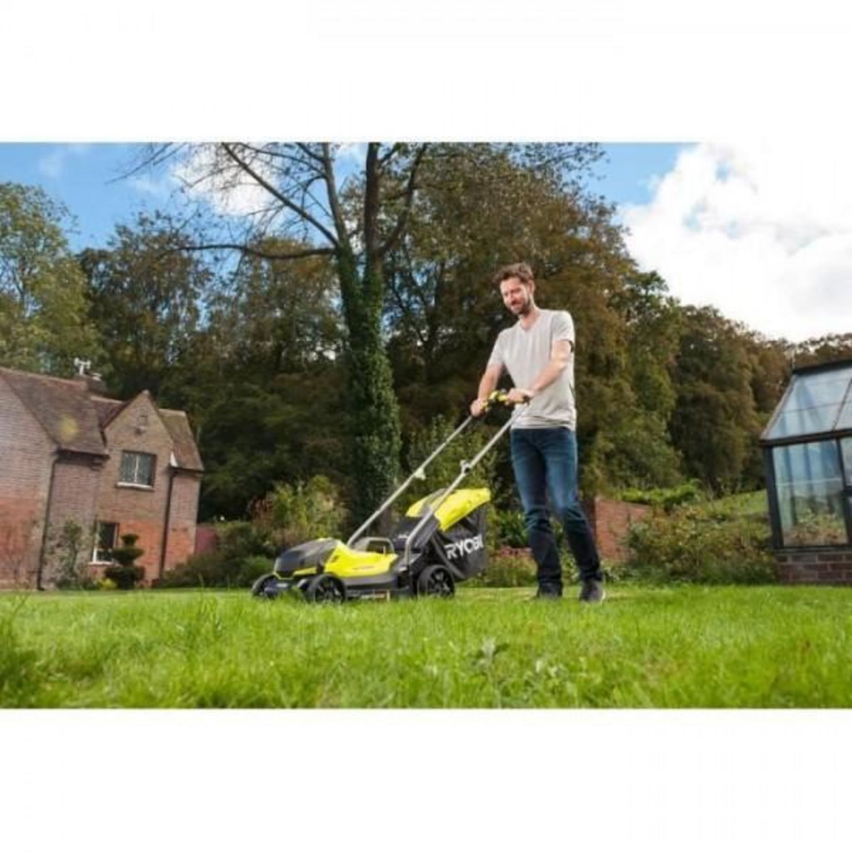 Ryobi Tondeuse a Gazon RYOBI - Combo 2 outils ONE+ :   RLM18X33B40 + coupe-bordures OLT1825M OFFERT - RLM1833BLT1825M