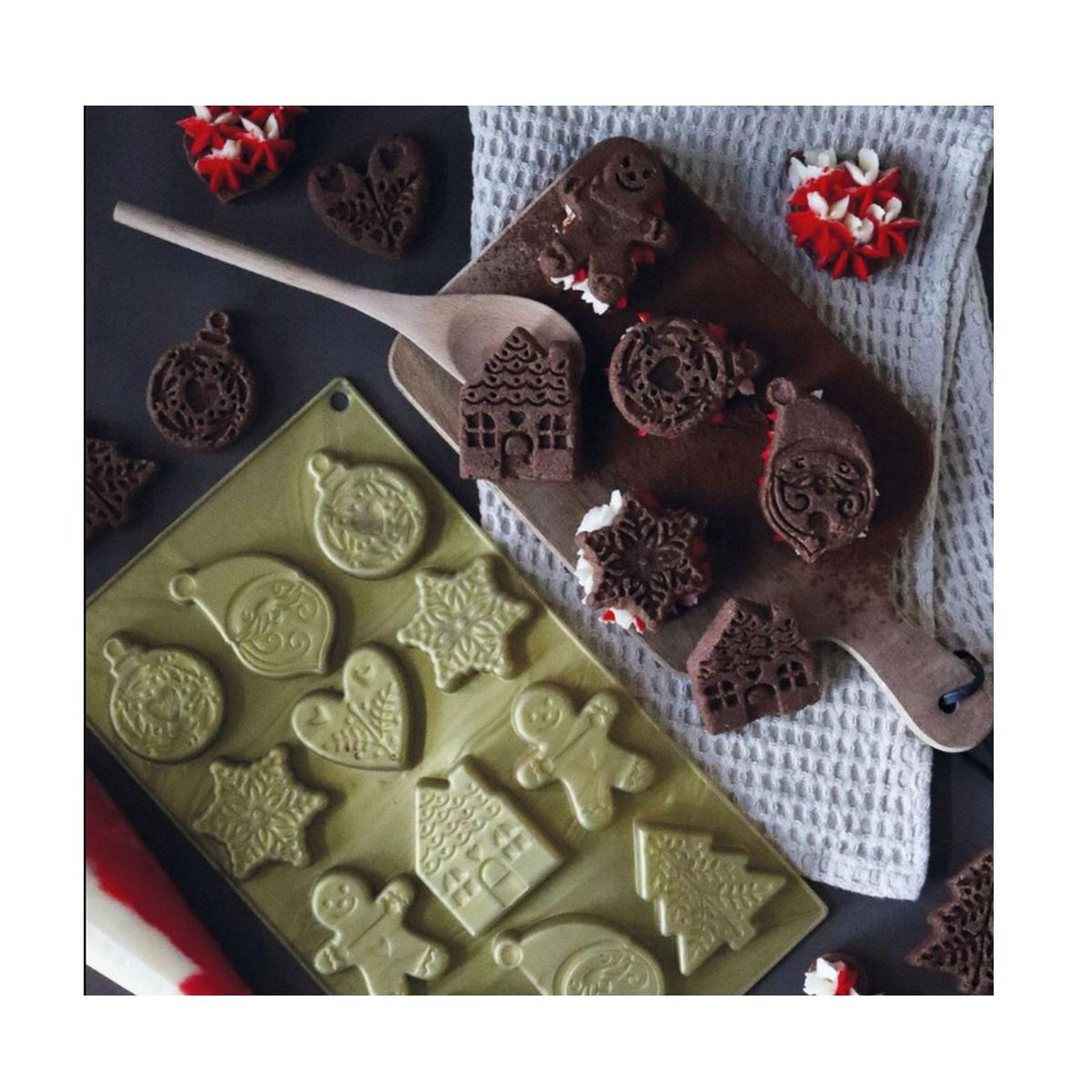 Voir la diapositive 2 : SCRAPCOOKING Moule silicone pour biscuits de noël - 2987