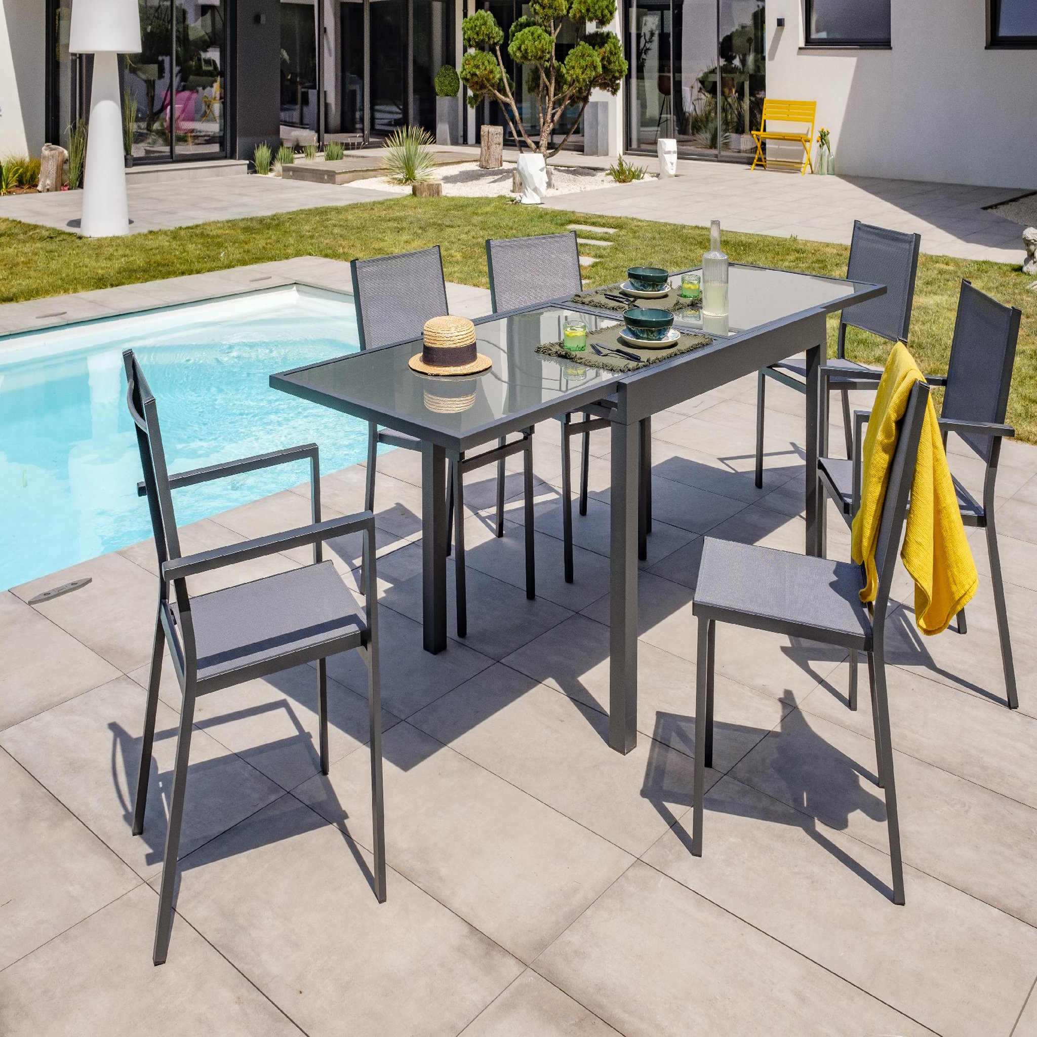 Voir la diapositive 3 : DCB GARDEN Ensemble repas en aluminium et plateau verre (6 places)