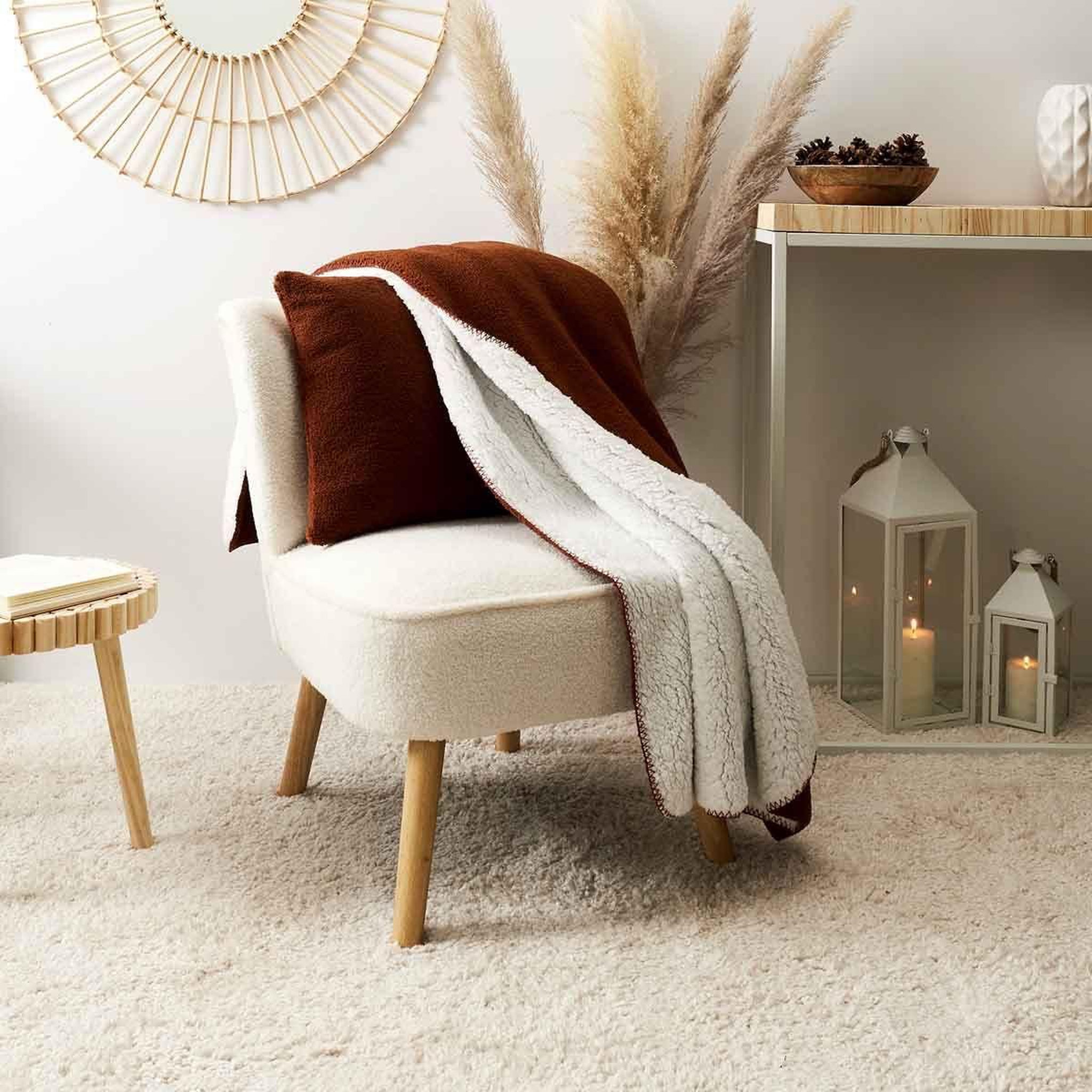 Voir la diapositive 4 : The Home Deco Factory Plaid bouclé  sherpa  120x150cm écru