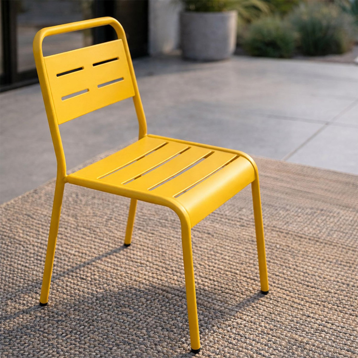 CONCEPT USINE Ensemble de 4 chaises de jardin empilables jaunes BERGAME