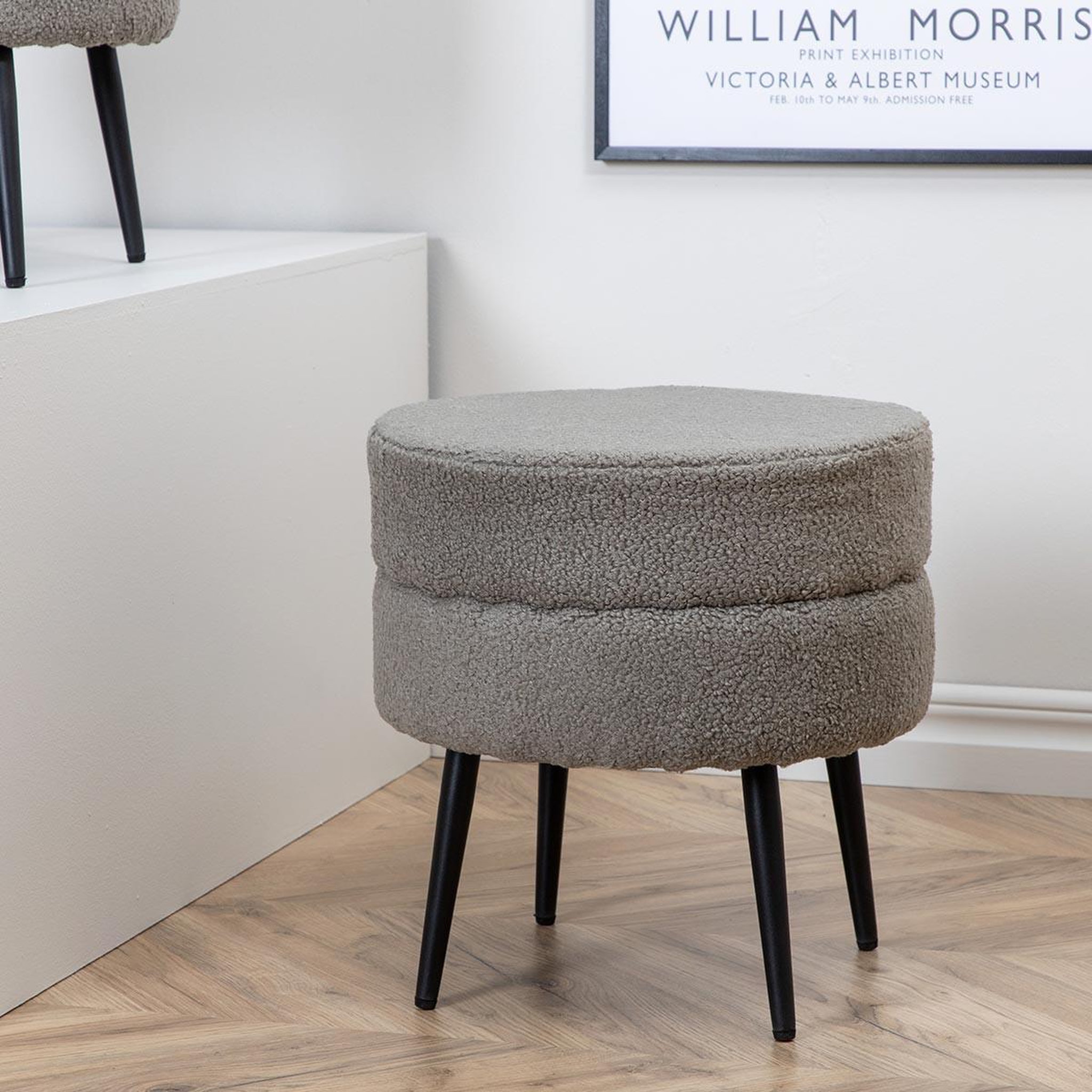 Voir la diapositive 4 : Paris Prix Pouf design bouclette  pot  40cm gris