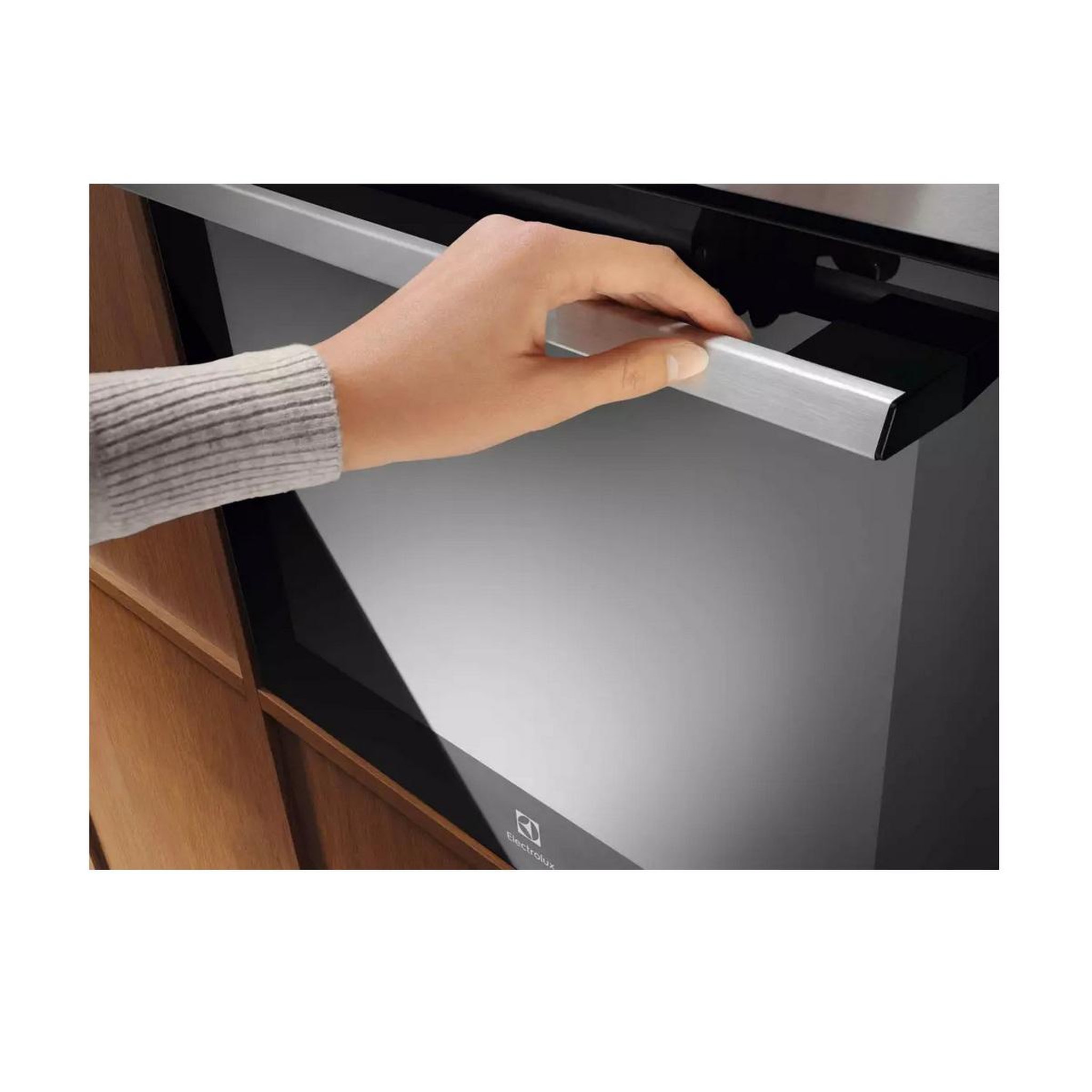 Voir la diapositive 6 : ELECTROLUX Four intégrable multifonction 7l 59.4cm pyrolyse - eof4p0px2